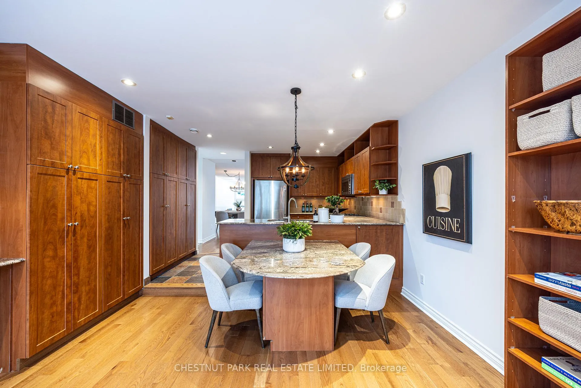 Photo 12 of 263 Erskine Avenue, Toronto, Mount Pleasant East — HOMEH