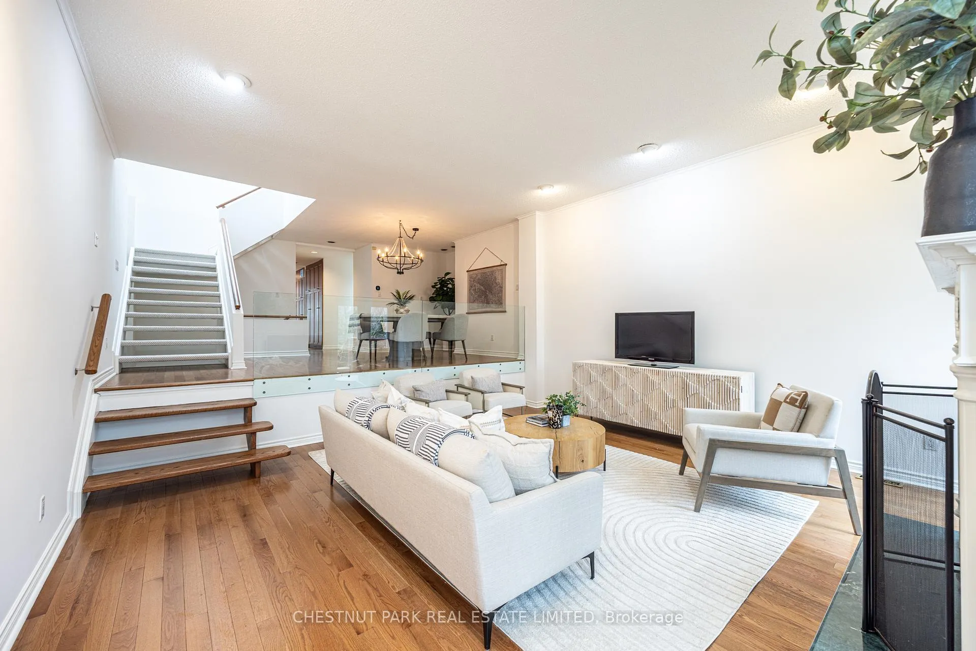 Photo 18 of 263 Erskine Avenue, Toronto, Mount Pleasant East — HOMEH
