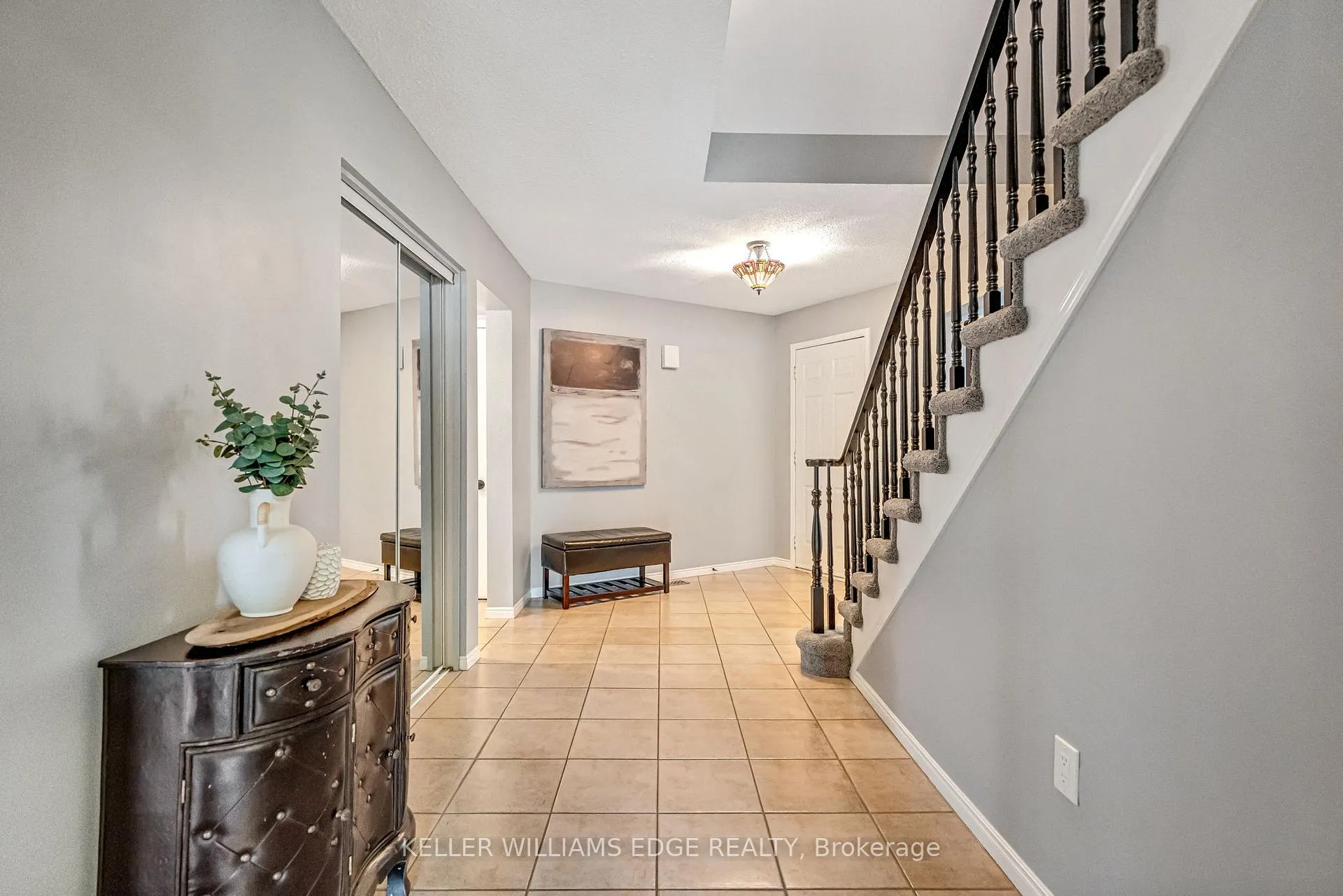 Photo 3 of 70 Strawberry Drive, Hamilton, Riverdale — HOMEH