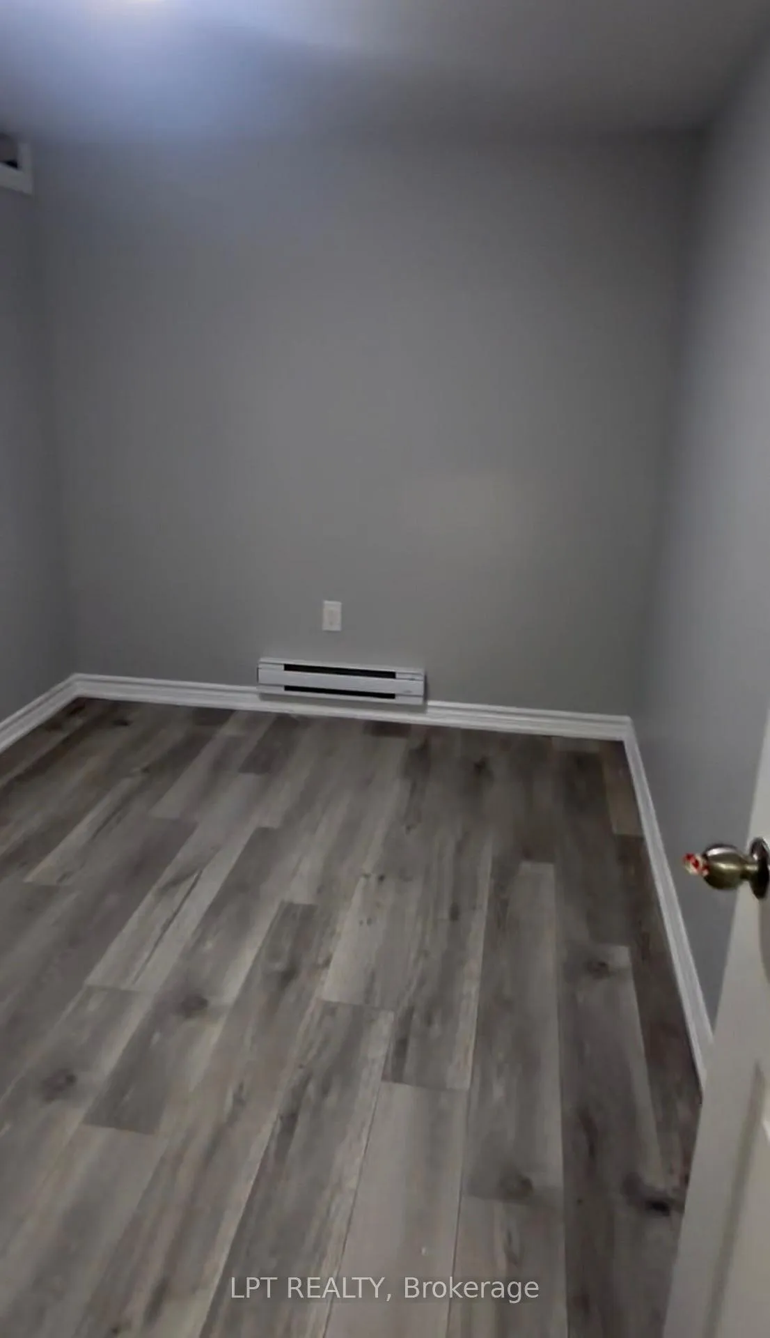 Photo 3 of Unit bsmnt, 40 Gladstone Square, Brampton, Northgate — HOMEH