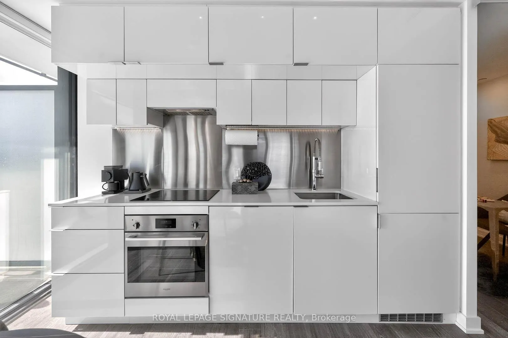 Photo 5 of Unit 1110, 185 Roehampton Avenue, Toronto, Mount Pleasant West — HOMEH