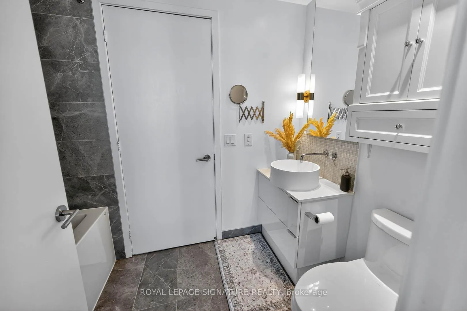 Photo 9 of Unit 1110, 185 Roehampton Avenue, Toronto, Mount Pleasant West — HOMEH