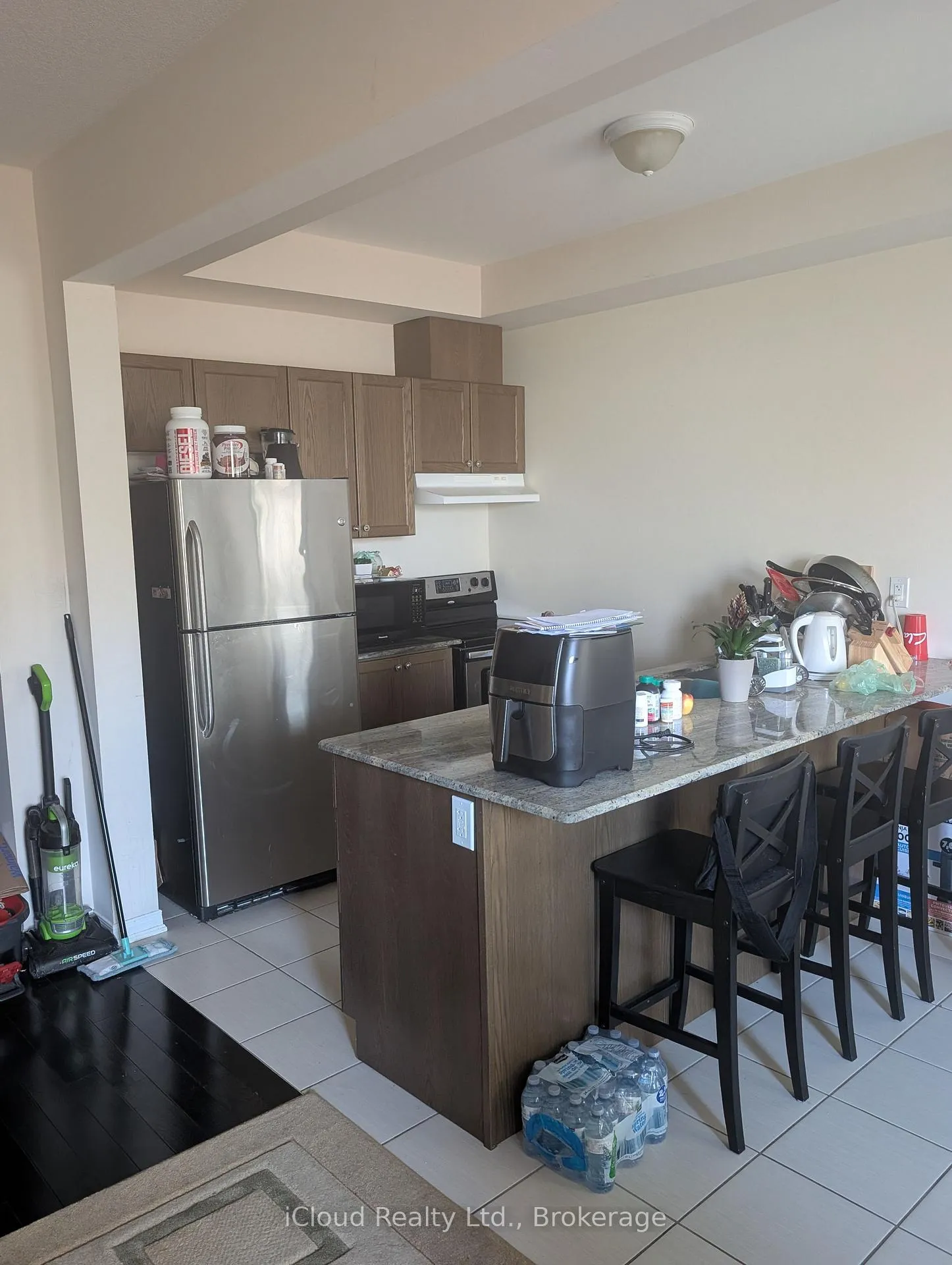 Photo 3 of Unit 6, 170 Palace Beach Trail, Hamilton, Lisgar — HOMEH
