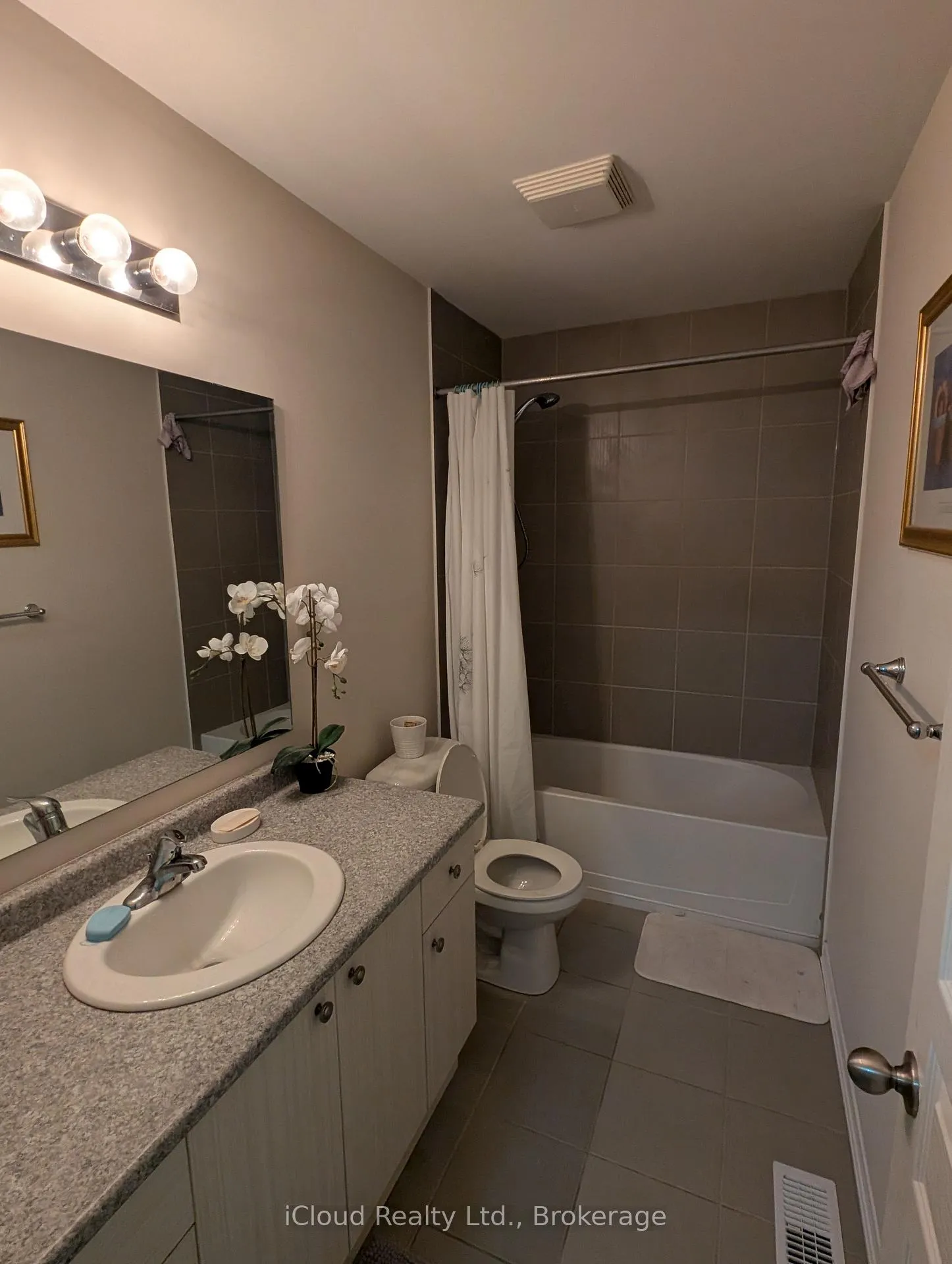 Photo 7 of Unit 6, 170 Palace Beach Trail, Hamilton, Lisgar — HOMEH