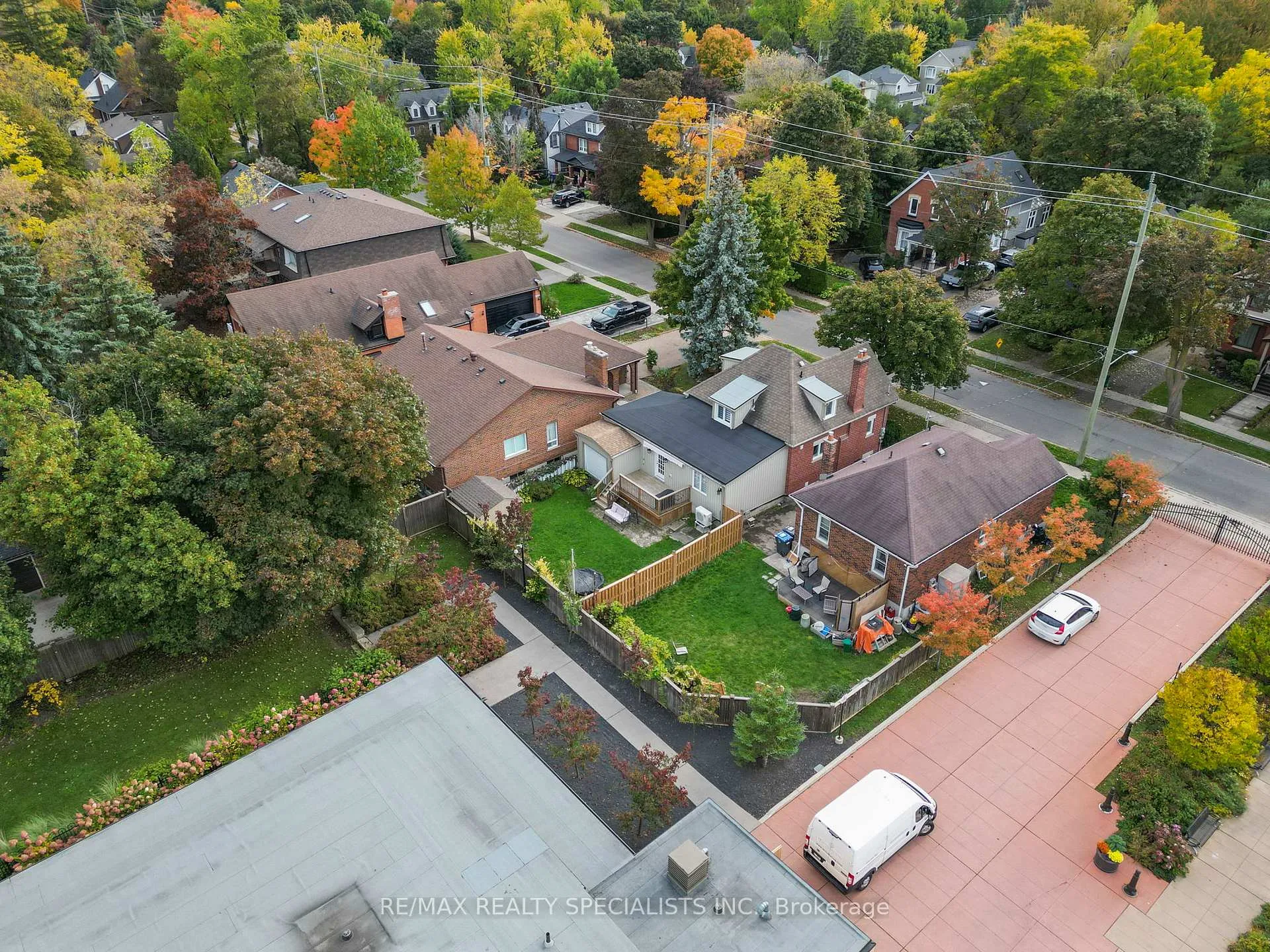 Photo 8 of 46 Elizabeth Street S, Brampton, Downtown Brampton — HOMEH