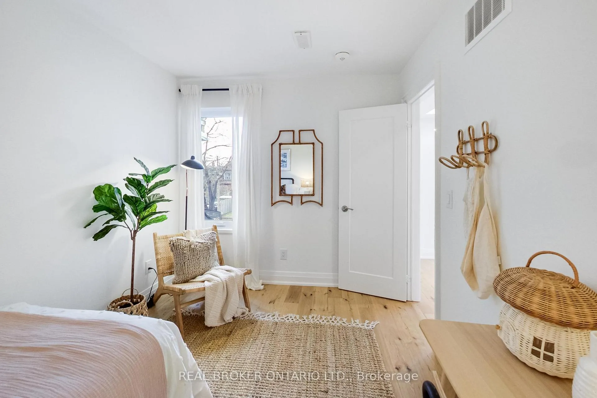 Photo 32 of 36 Fenwick Avenue, Toronto, North Riverdale — HOMEH