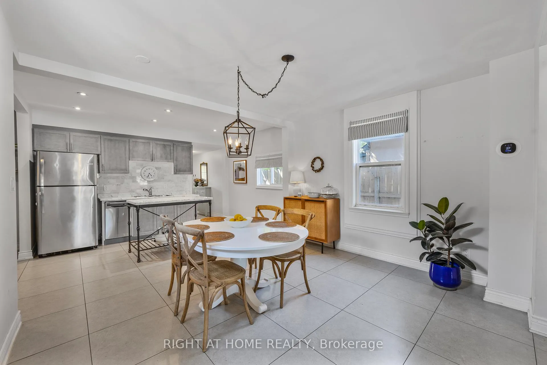 Photo 8 of 71 Robins Avenue, Hamilton, Crown Point — HOMEH