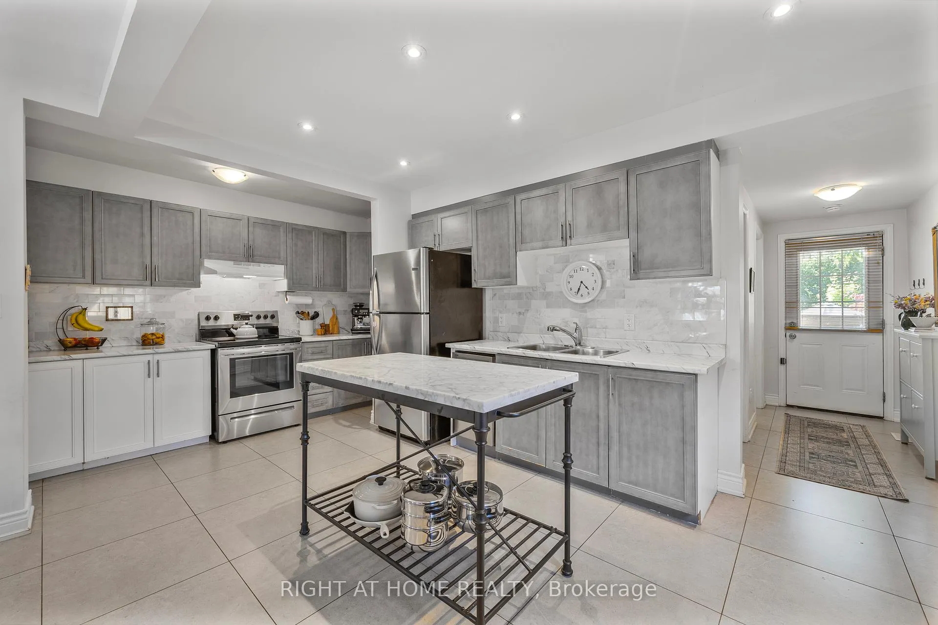 Photo 9 of 71 Robins Avenue, Hamilton, Crown Point — HOMEH