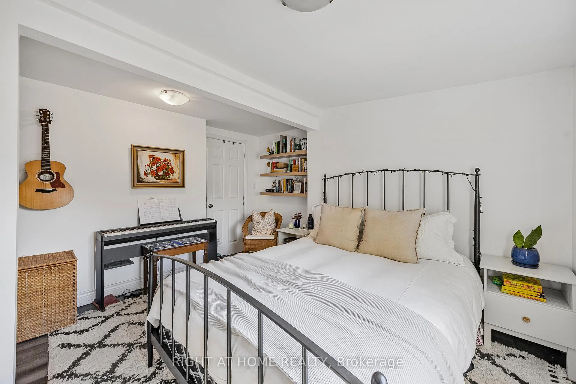 Photo 13 of 71 Robins Avenue, Hamilton, Crown Point — HOMEH