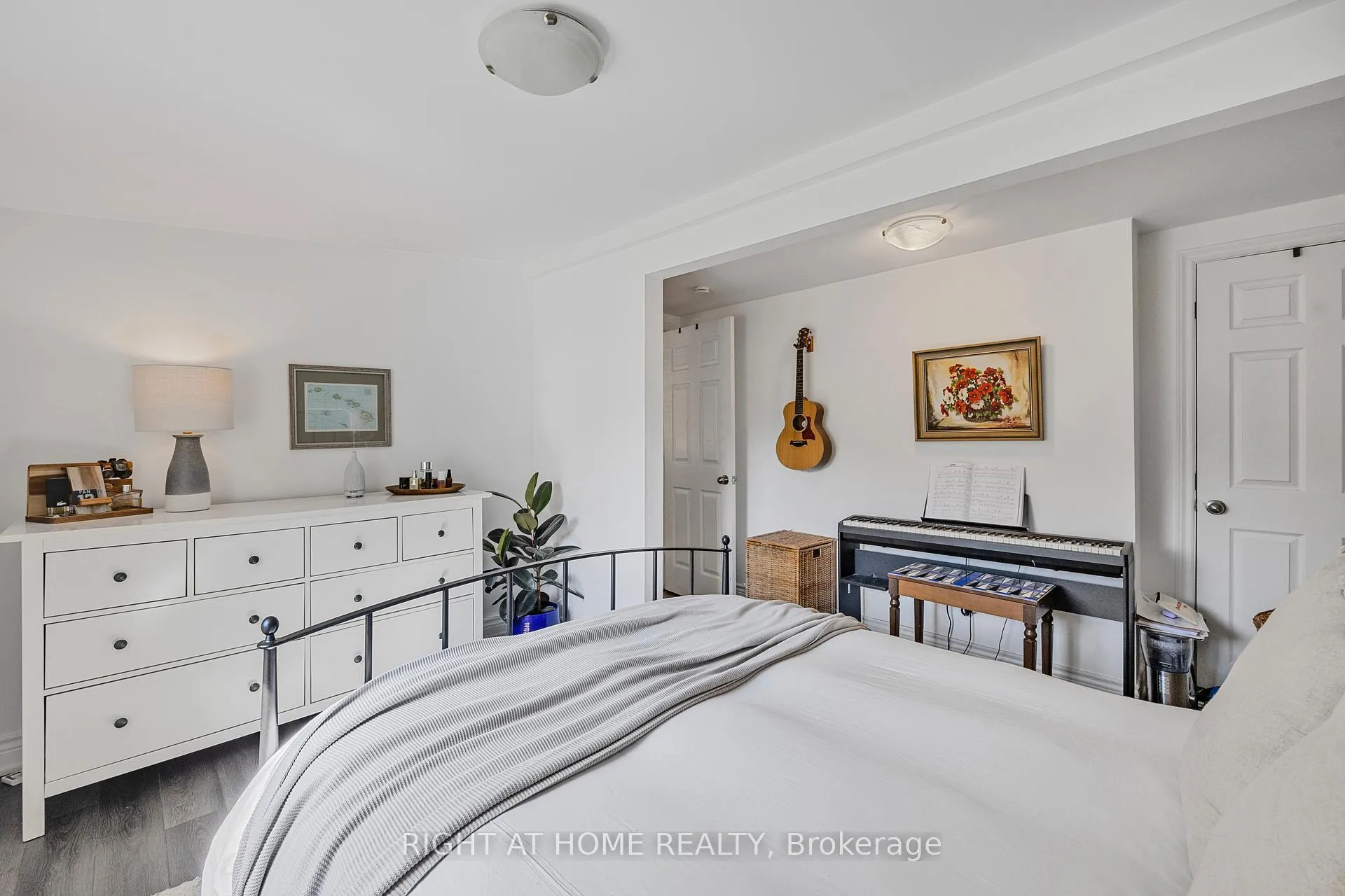 Photo 14 of 71 Robins Avenue, Hamilton, Crown Point — HOMEH