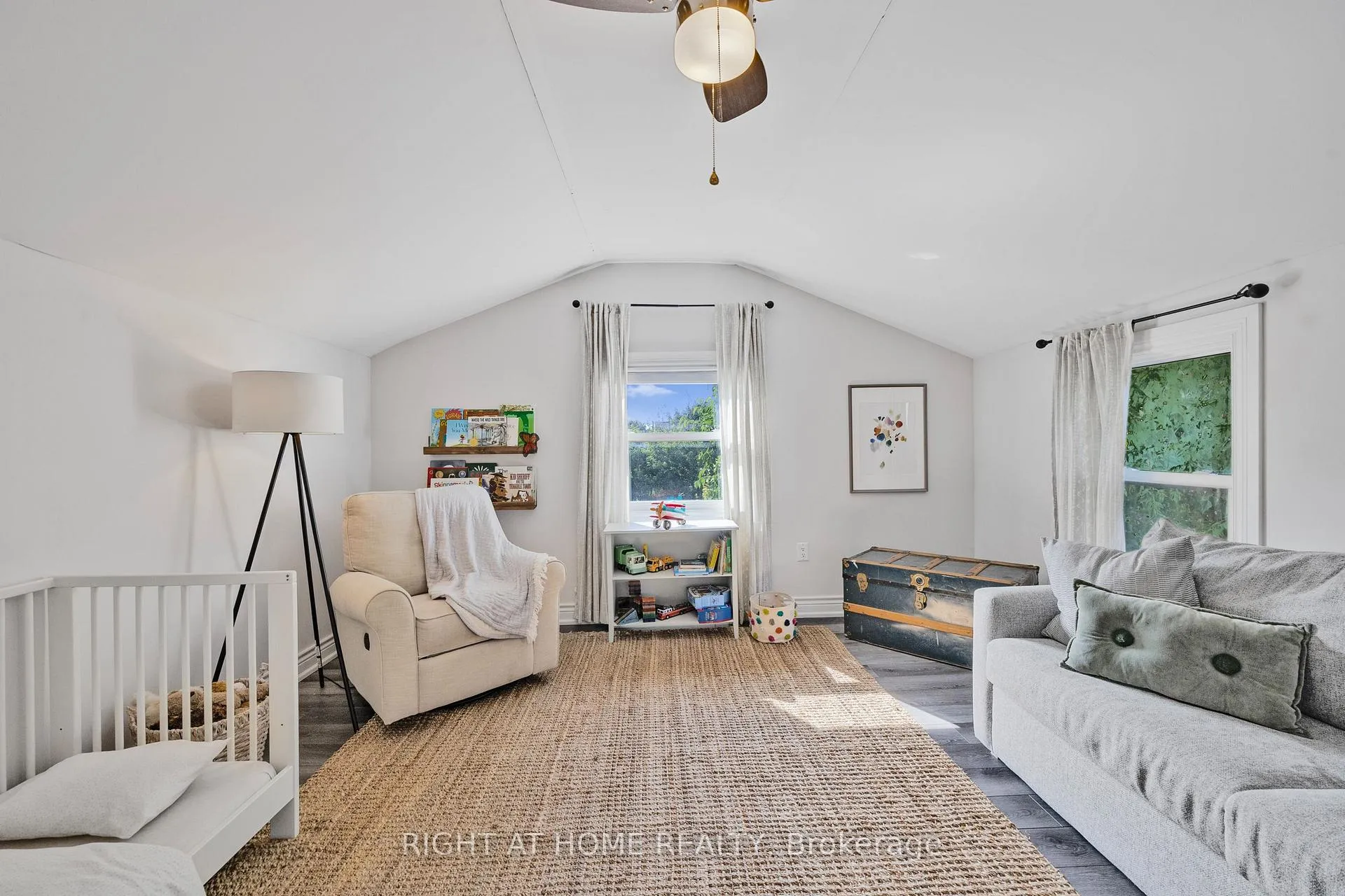 Photo 15 of 71 Robins Avenue, Hamilton, Crown Point — HOMEH