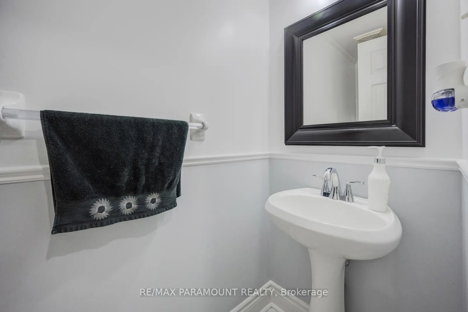 Photo 6 of 79 Porchlight Road, Brampton, Fletcher's Creek Village — HOMEH