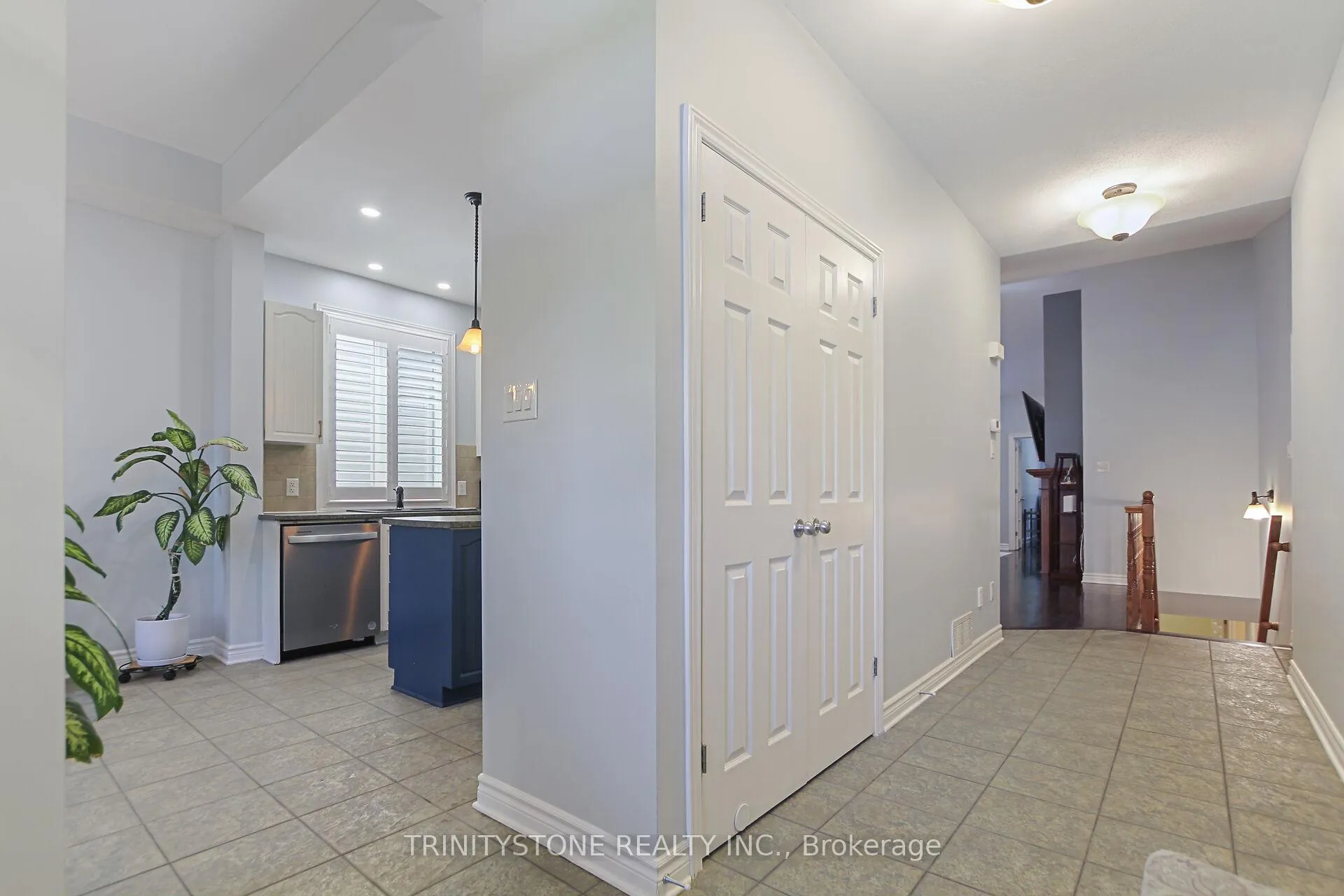 Photo 5 of 422 Statewood Drive, Ottawa, Kanata - Morgan's Grant/South March — HOMEH