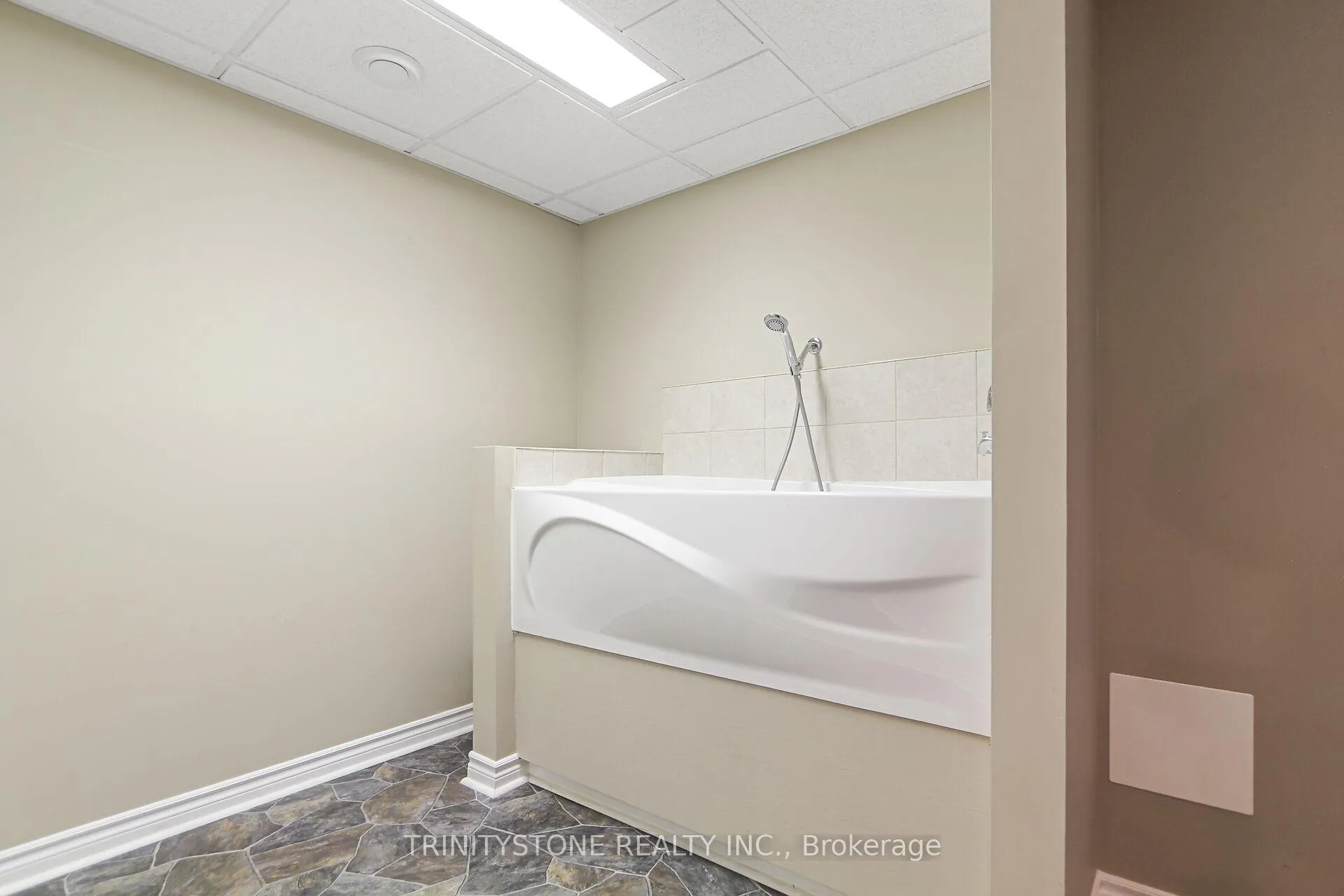 Photo 38 of 422 Statewood Drive, Ottawa, Kanata - Morgan's Grant/South March — HOMEH