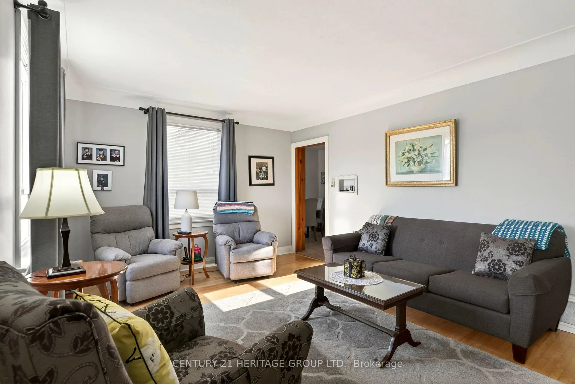 Photo 6 of 944 Garth Street, Hamilton, Gilbert — HOMEH