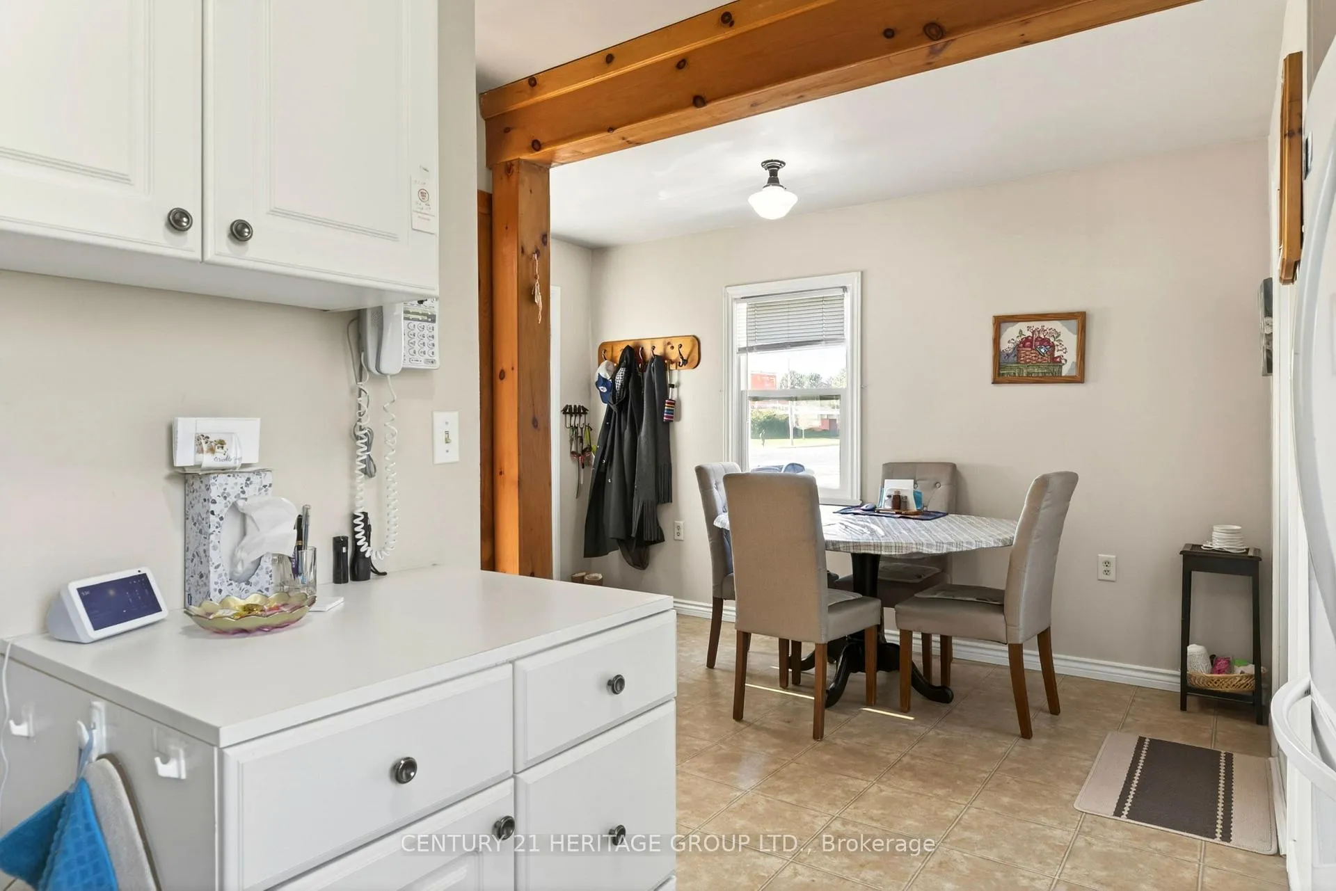 Photo 12 of 944 Garth Street, Hamilton, Gilbert — HOMEH