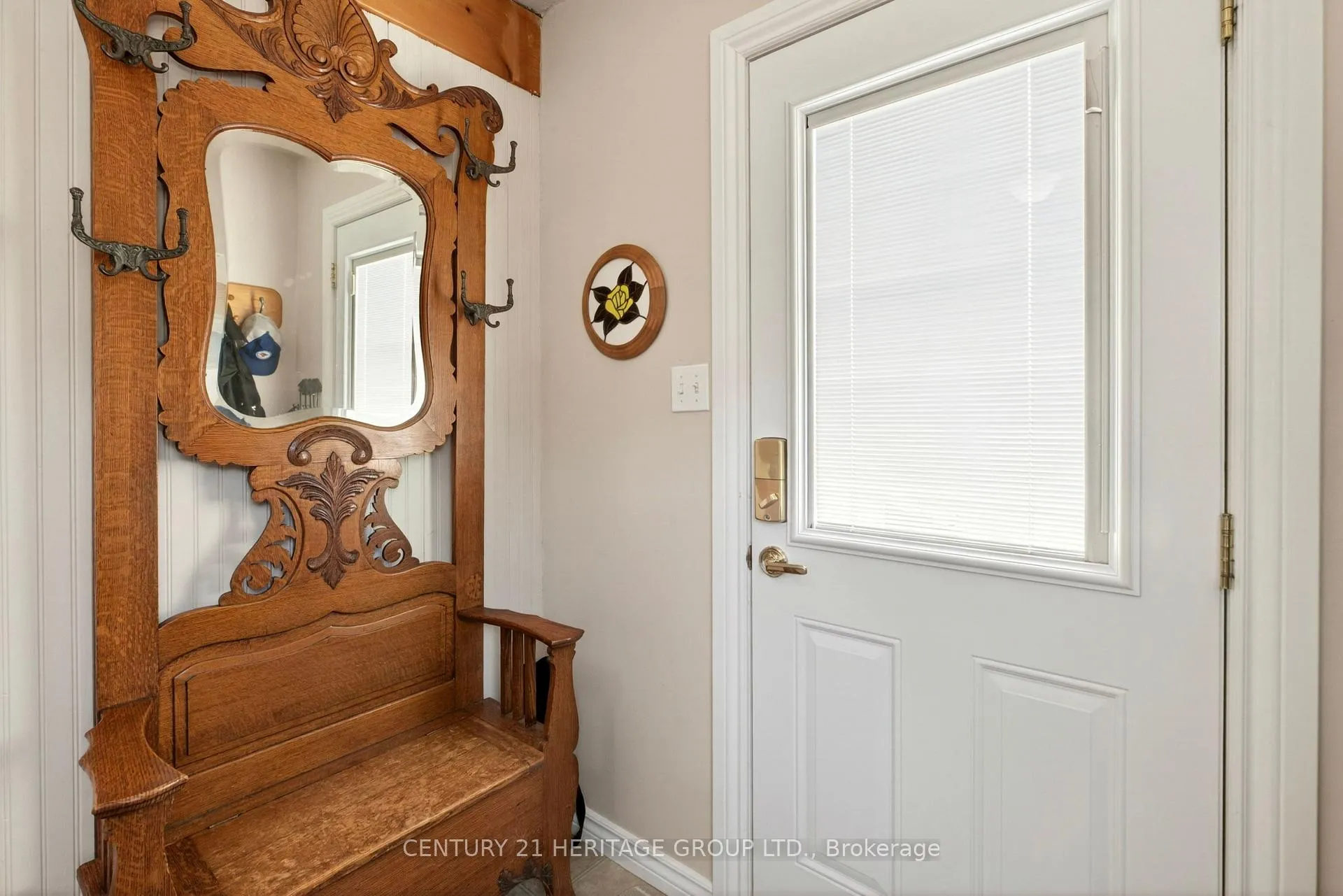 Photo 13 of 944 Garth Street, Hamilton, Gilbert — HOMEH
