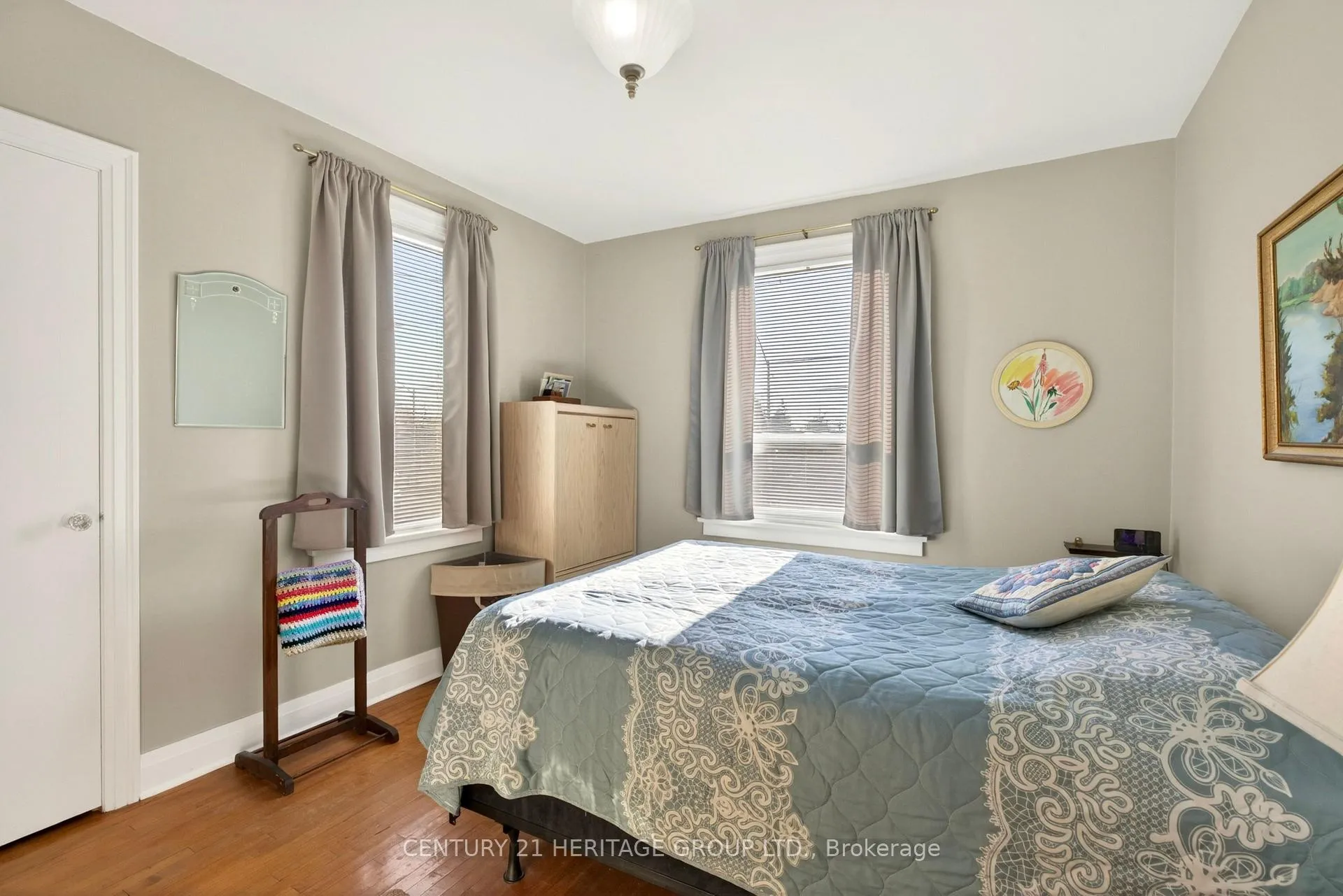 Photo 17 of 944 Garth Street, Hamilton, Gilbert — HOMEH