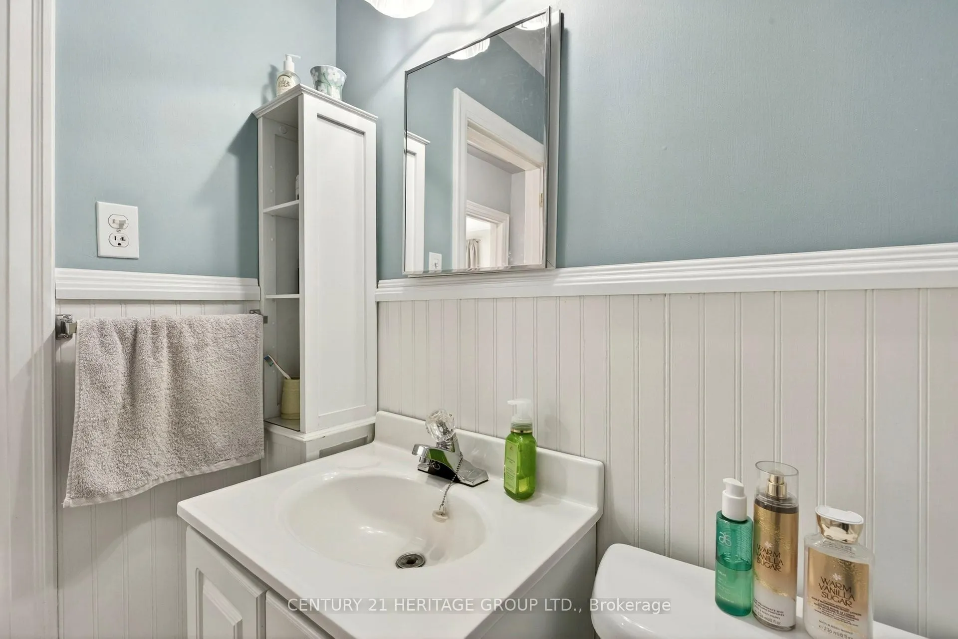 Photo 27 of 944 Garth Street, Hamilton, Gilbert — HOMEH