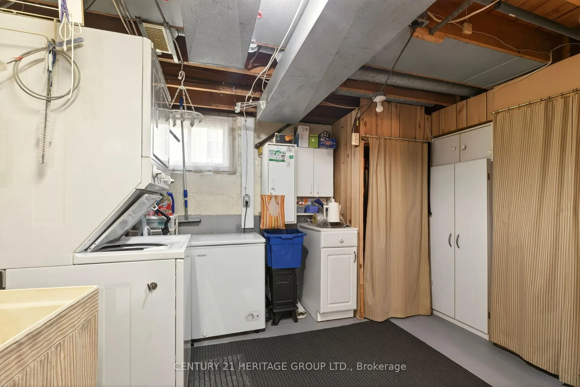 Photo 40 of 944 Garth Street, Hamilton, Gilbert — HOMEH
