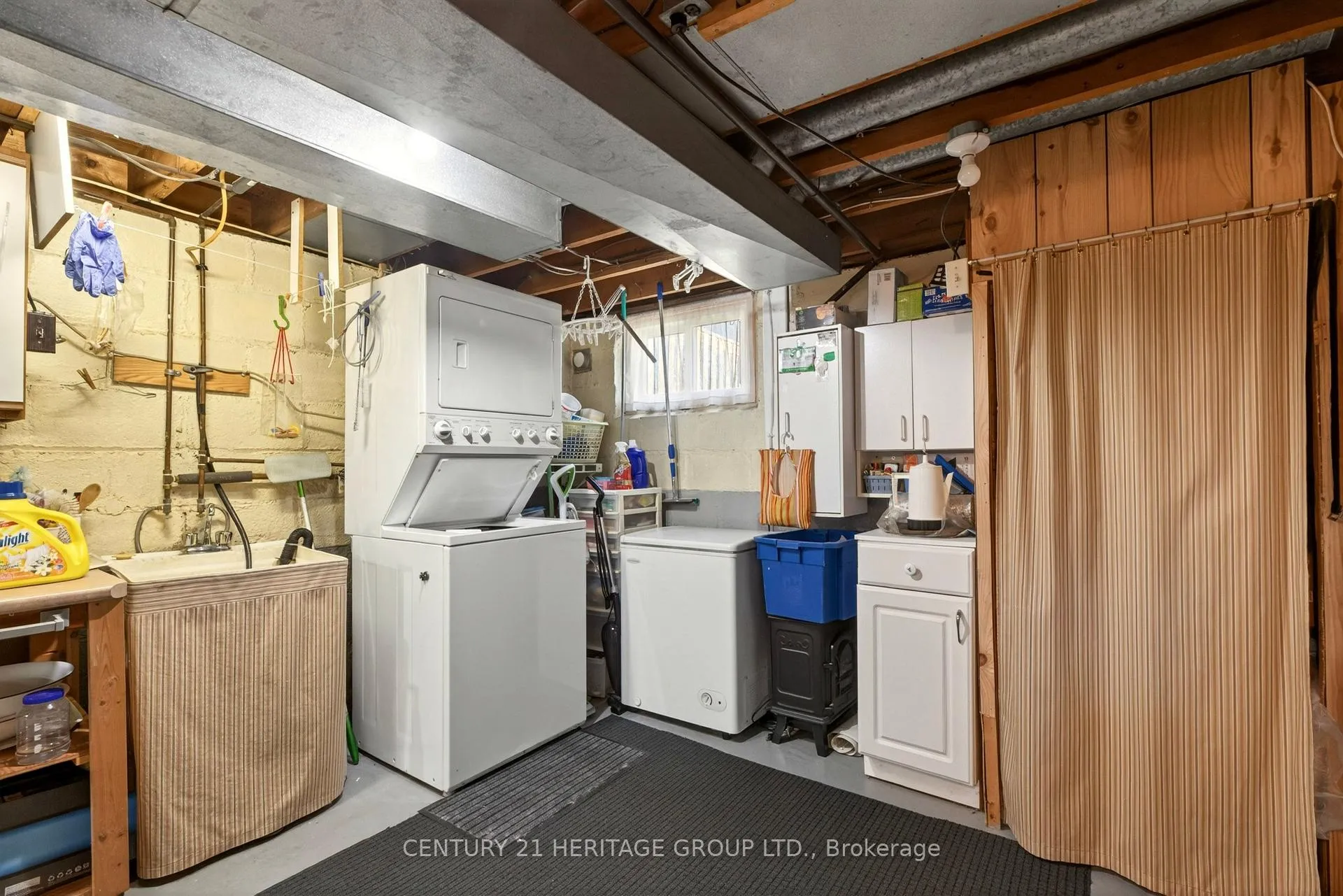 Photo 42 of 944 Garth Street, Hamilton, Gilbert — HOMEH