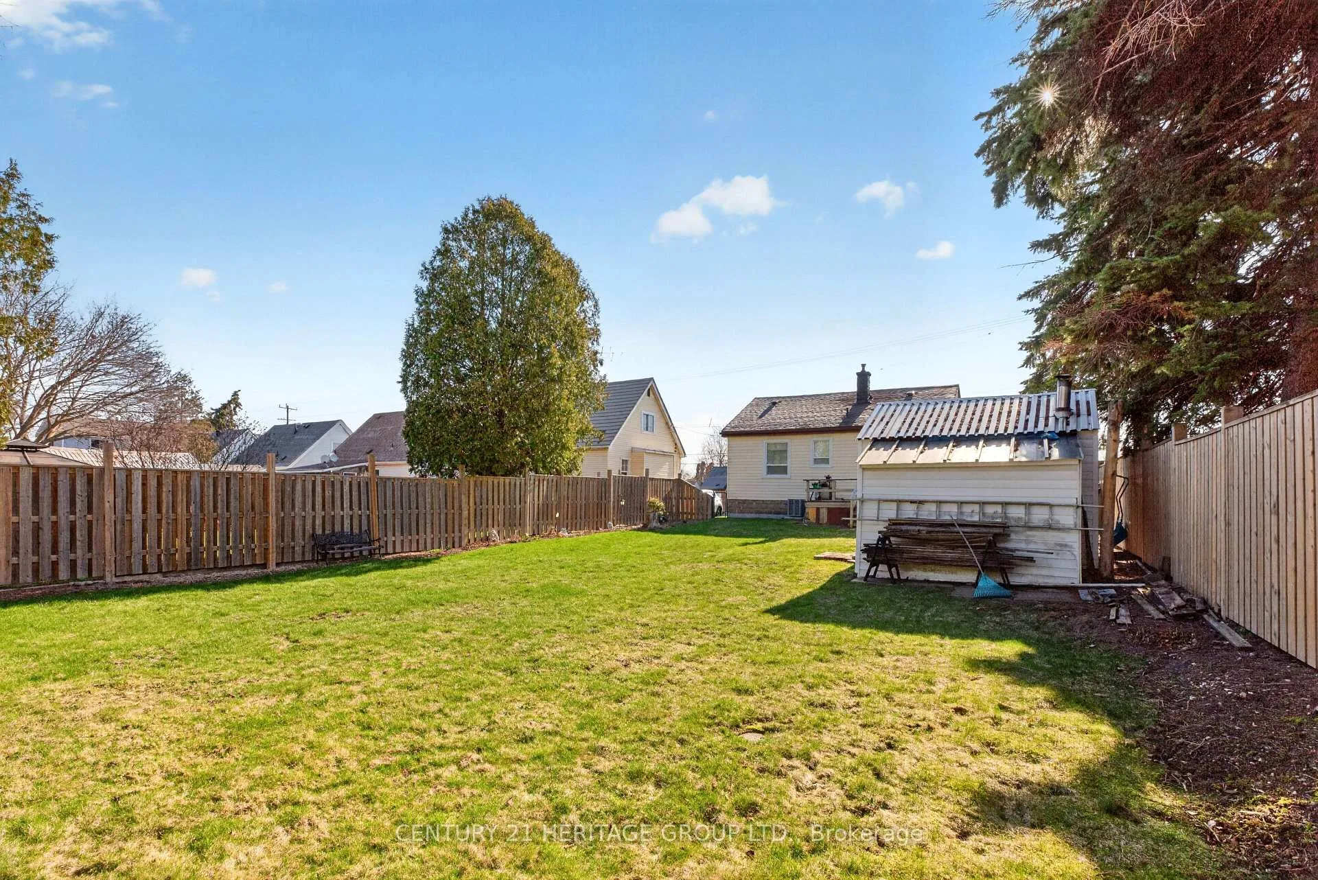Photo 43 of 944 Garth Street, Hamilton, Gilbert — HOMEH