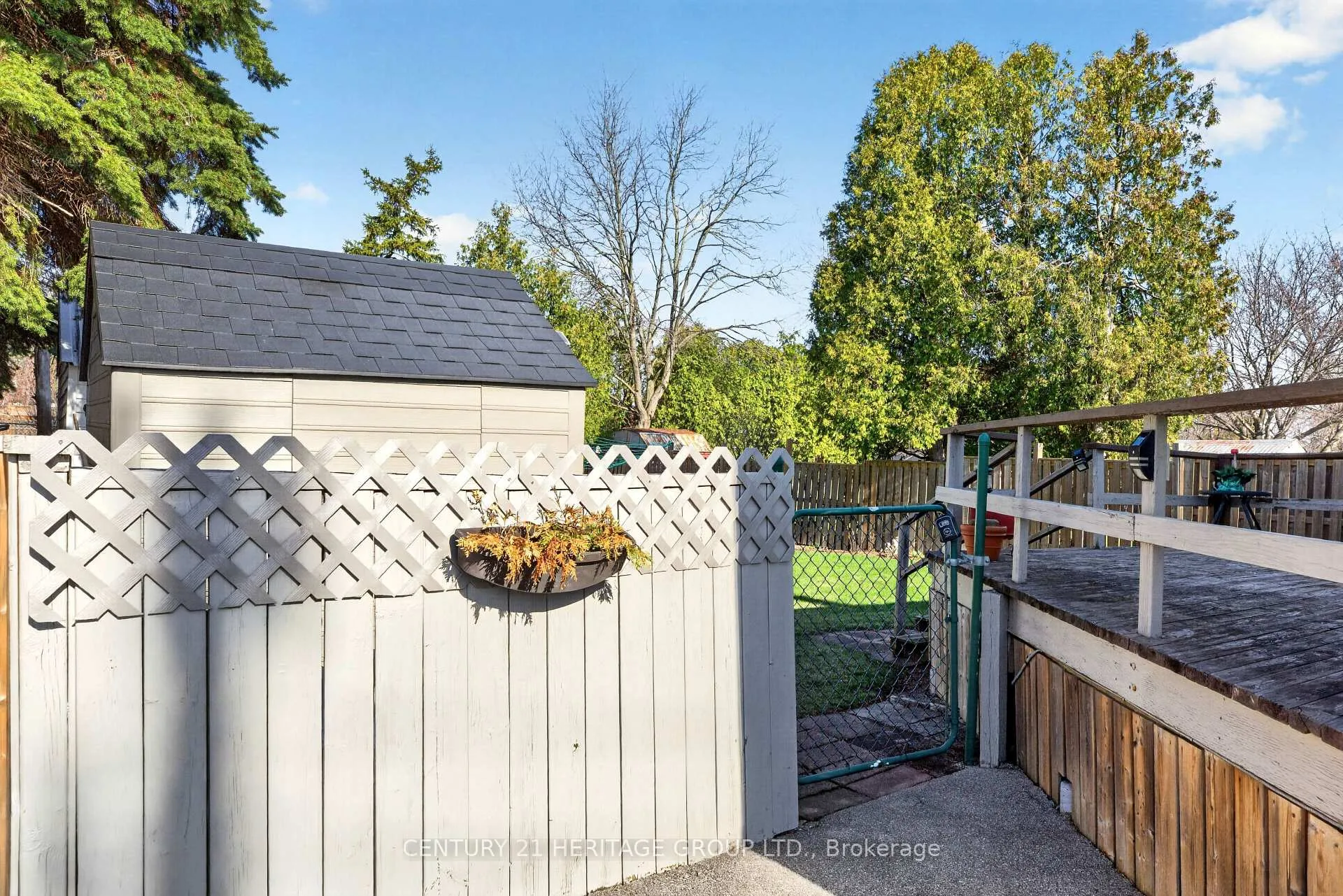 Photo 50 of 944 Garth Street, Hamilton, Gilbert — HOMEH