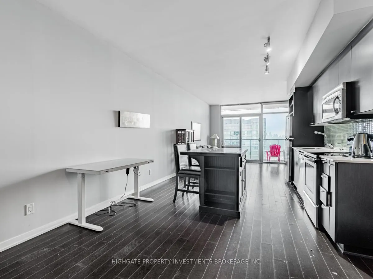 Photo 6 of Unit 2602, 103 The Queensway, Toronto, High Park-Swansea — HOMEH