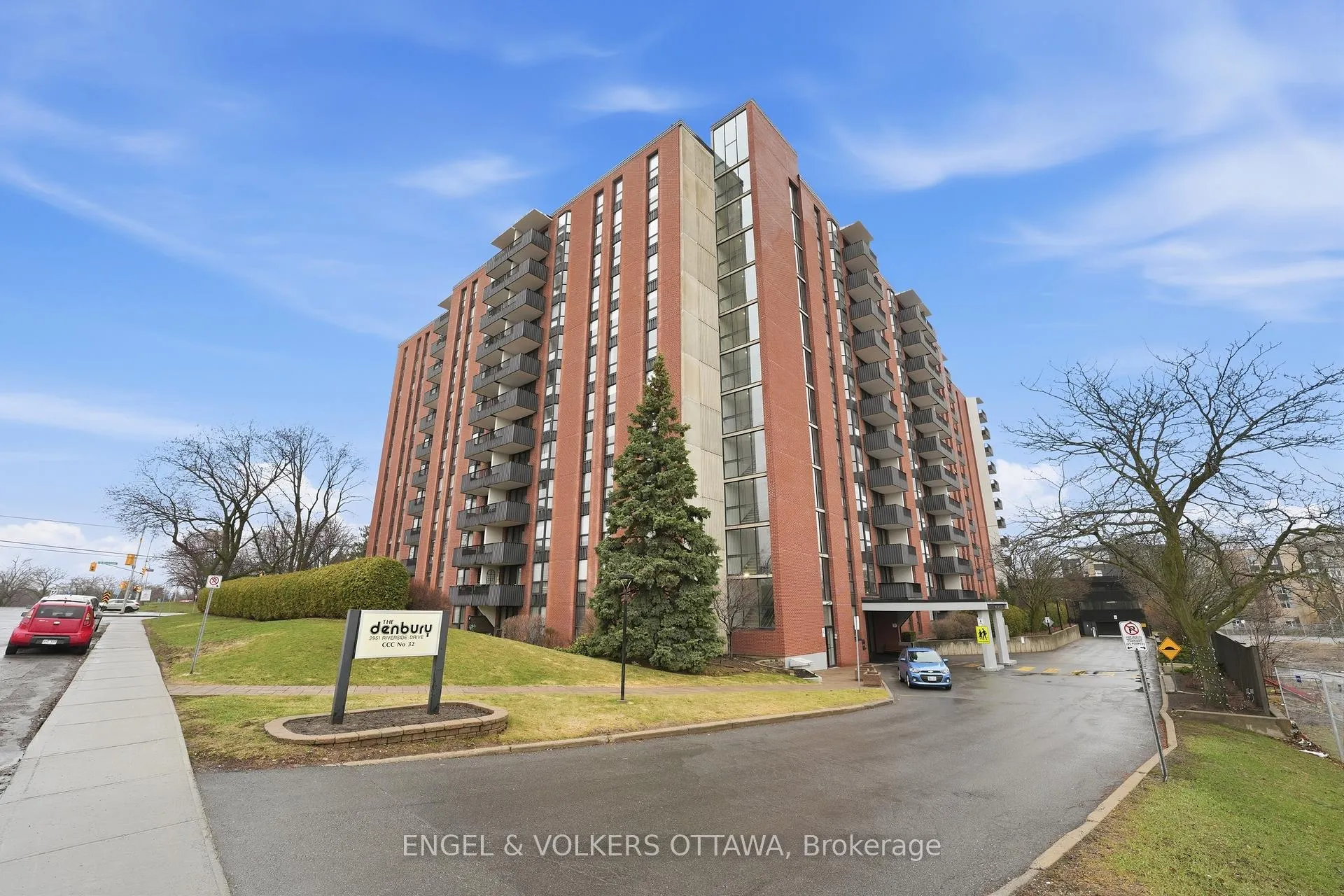 Photo 1 of Unit 301, 2951 Riverside Drive, Ottawa, Mooneys Bay/Riverside Park — HOMEH