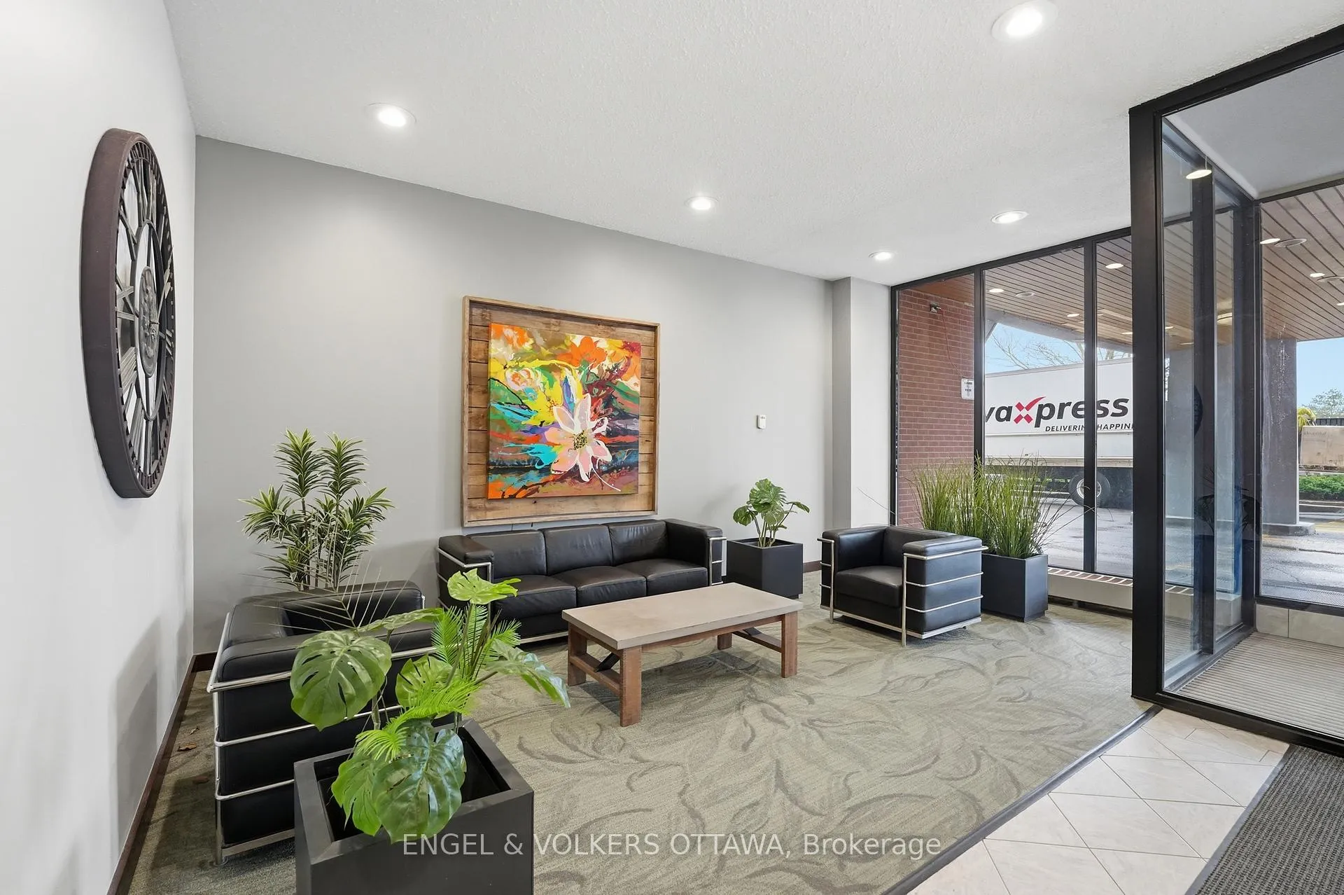 Photo 3 of Unit 301, 2951 Riverside Drive, Ottawa, Mooneys Bay/Riverside Park — HOMEH