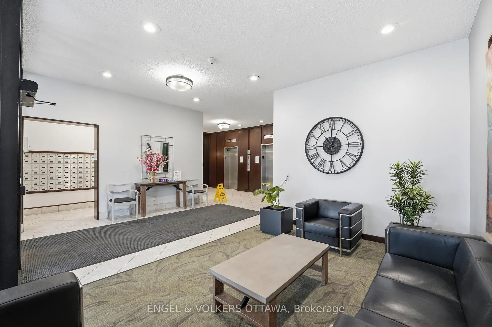 Photo 4 of Unit 301, 2951 Riverside Drive, Ottawa, Mooneys Bay/Riverside Park — HOMEH