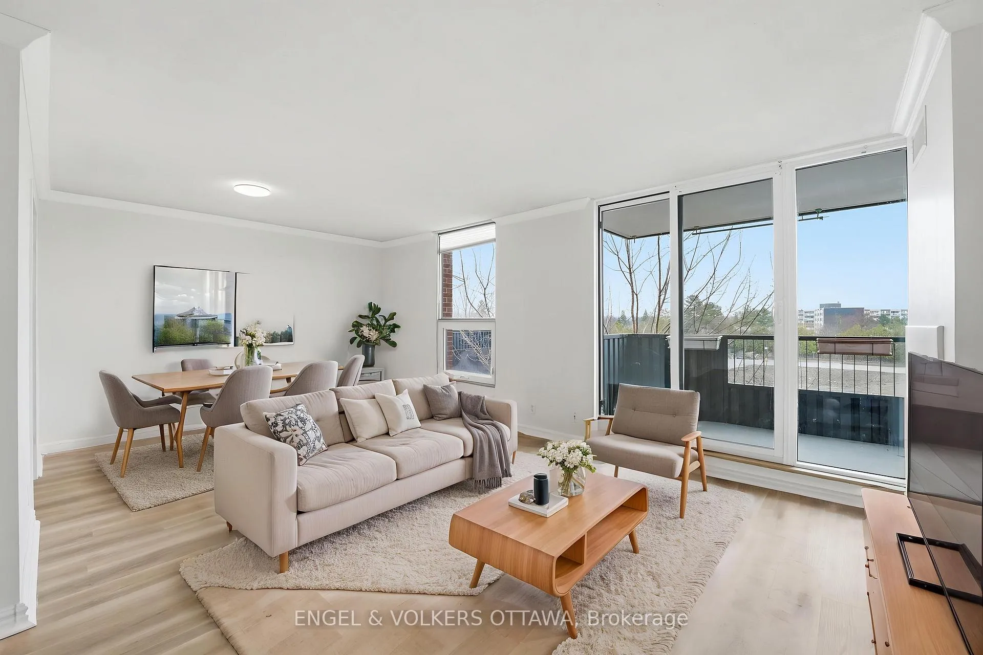 Photo 9 of Unit 301, 2951 Riverside Drive, Ottawa, Mooneys Bay/Riverside Park — HOMEH