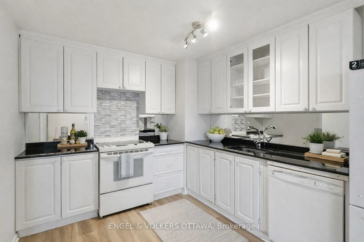 Photo 12 of Unit 301, 2951 Riverside Drive, Ottawa, Mooneys Bay/Riverside Park — HOMEH