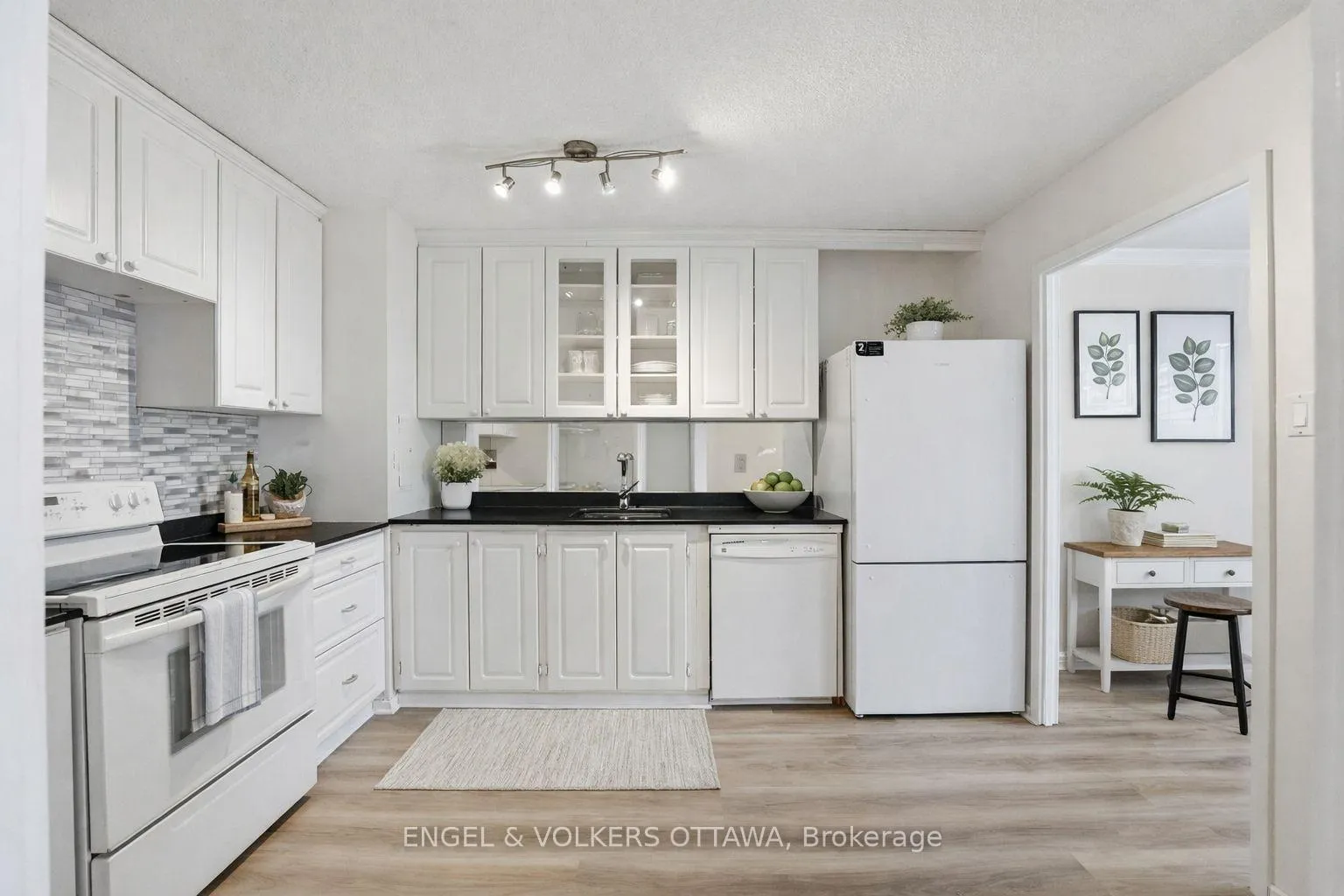 Photo 13 of Unit 301, 2951 Riverside Drive, Ottawa, Mooneys Bay/Riverside Park — HOMEH
