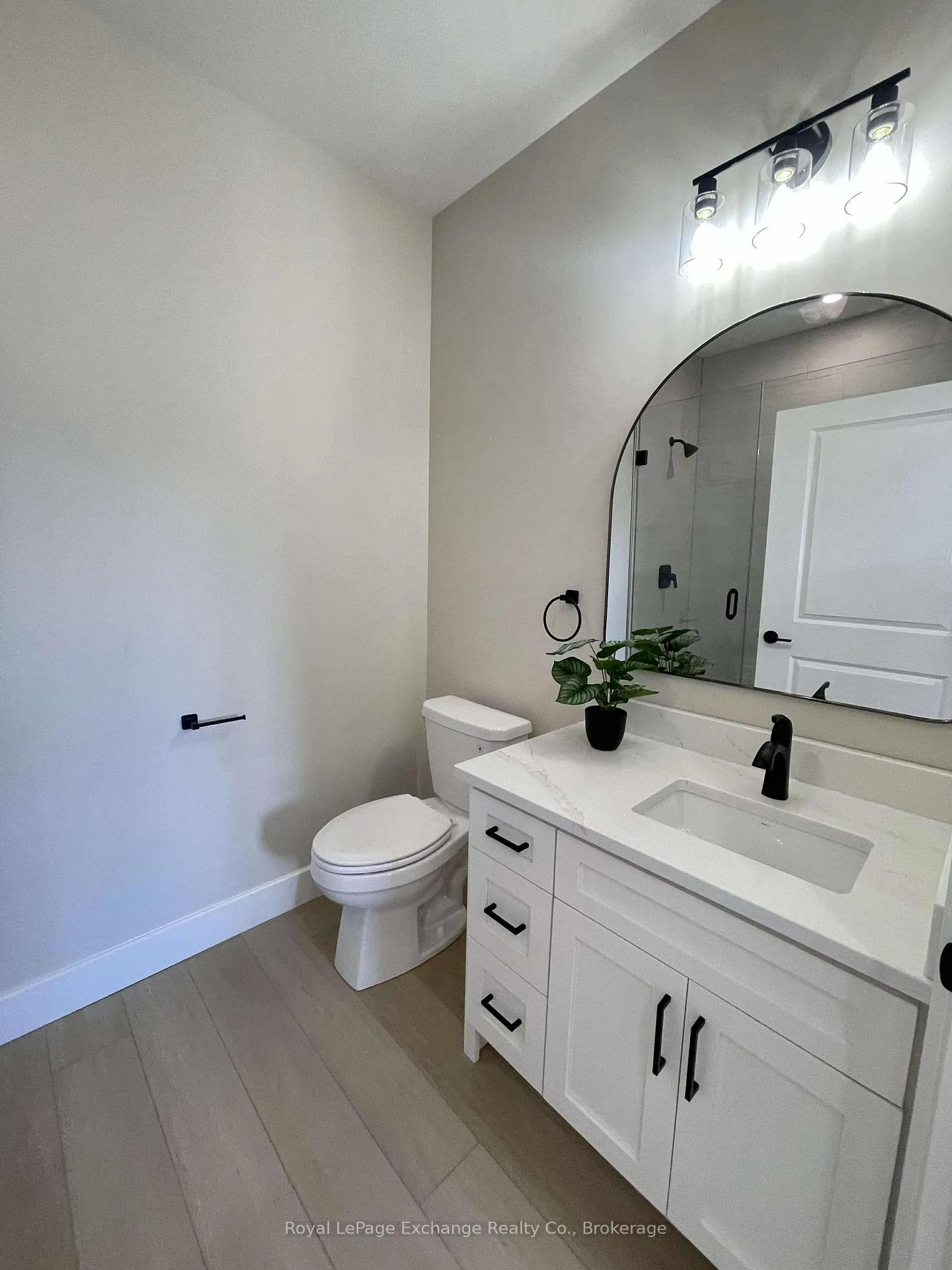 Photo 14 of 8 Mercedes Crescent N, Kincardine — HOMEH