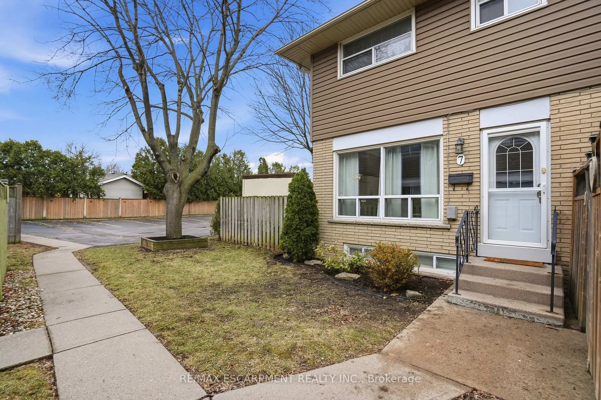 Photo 2 of Unit 7, 914 Mohawk Road, Hamilton, Lisgar — HOMEH