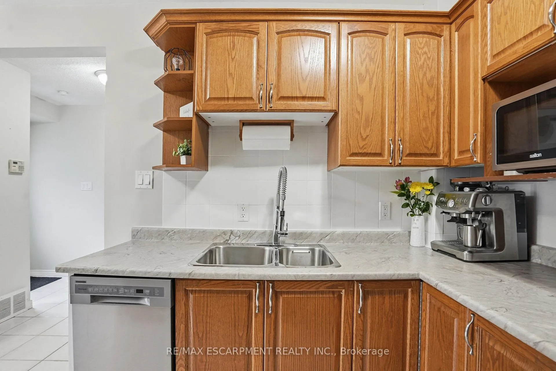 Photo 14 of Unit 7, 914 Mohawk Road, Hamilton, Lisgar — HOMEH