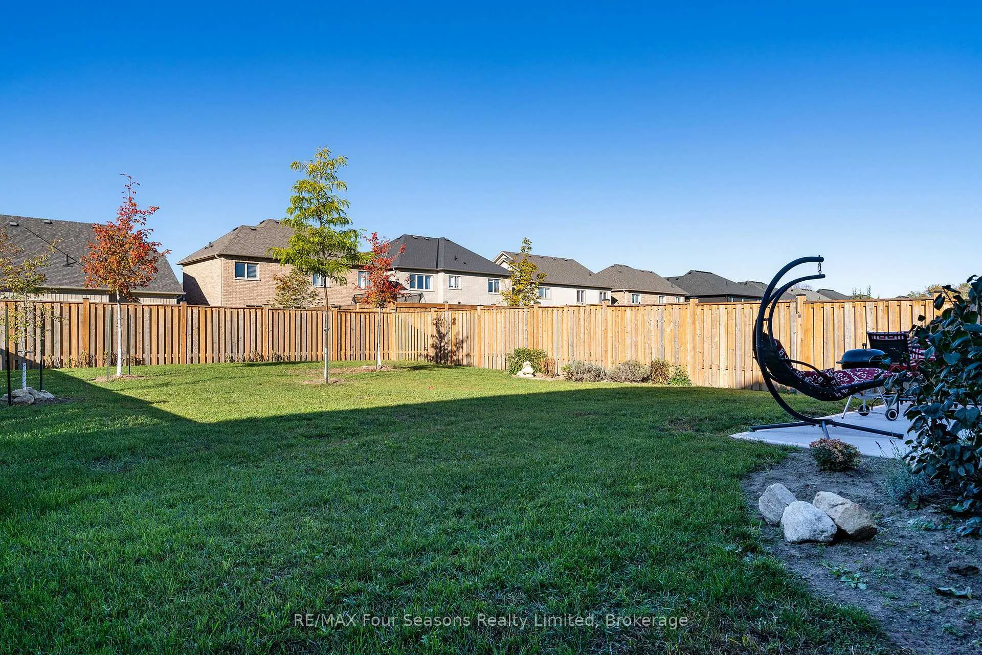 Photo 5 of 32 Dey Drive, Collingwood — HOMEH