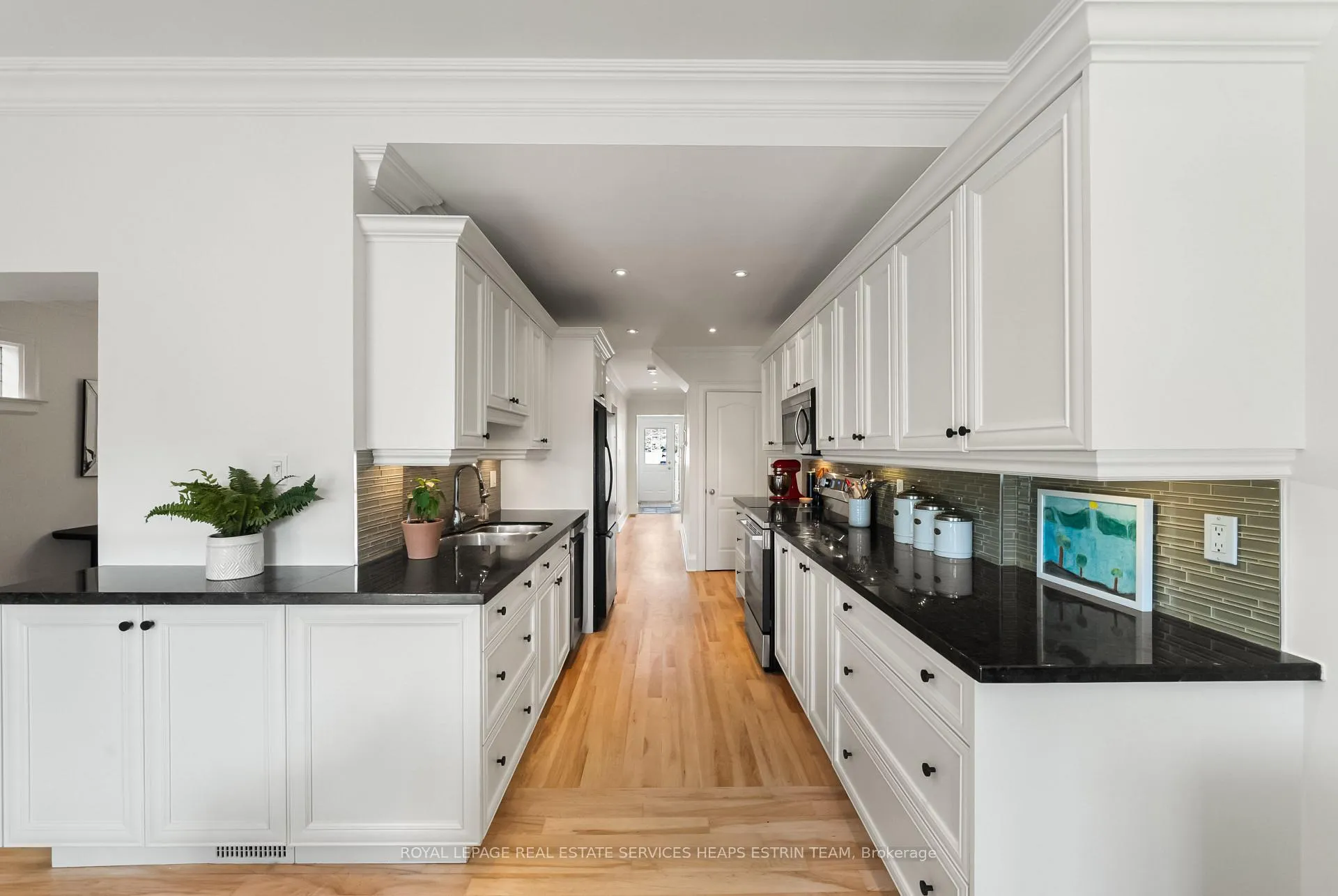 Photo 14 of 307 Belsize Drive, Toronto, Mount Pleasant East — HOMEH