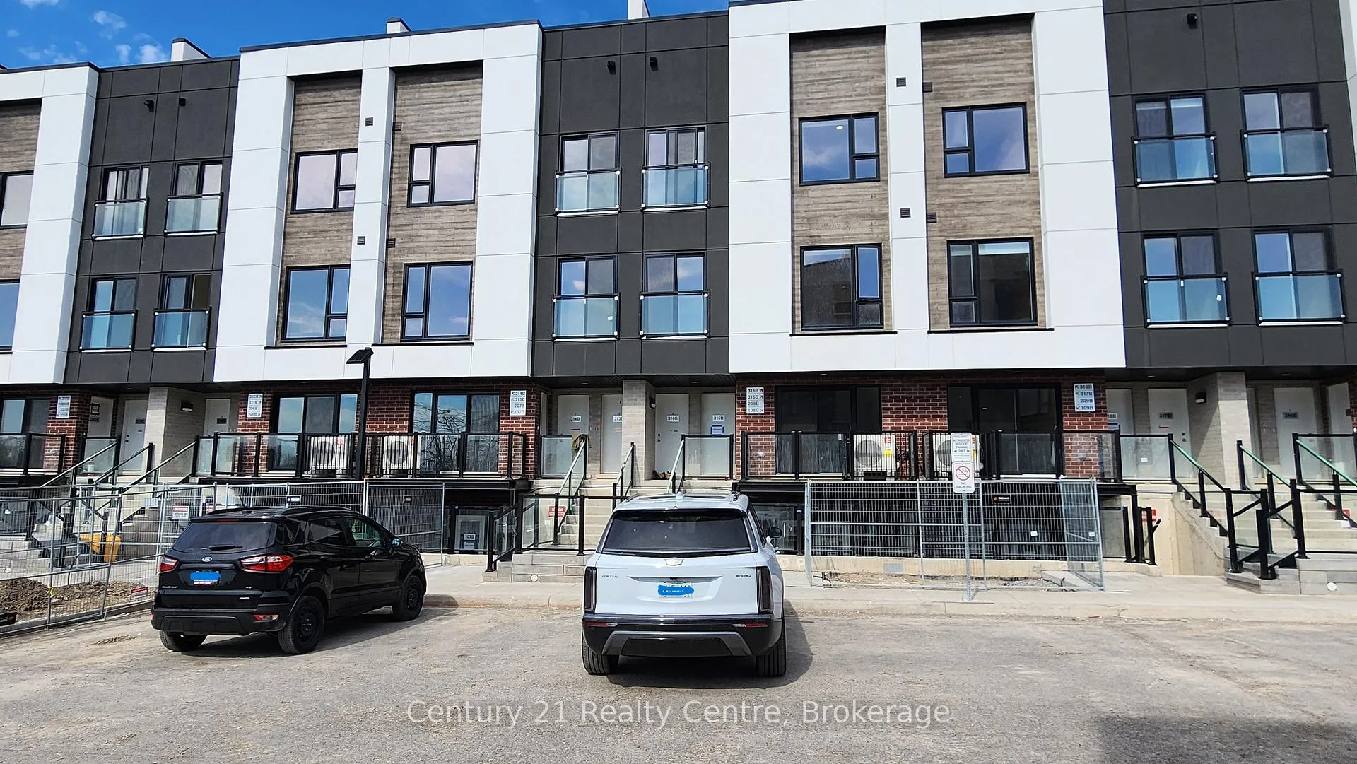 Photo 3 of Unit 208B, 16 Melbourne Avenue, St. Catharines, E. Chester — HOMEH