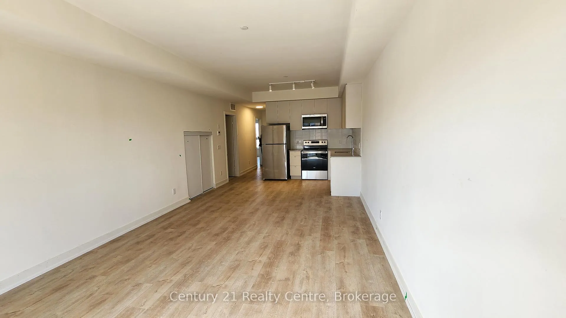 Photo 7 of Unit 208B, 16 Melbourne Avenue, St. Catharines, E. Chester — HOMEH