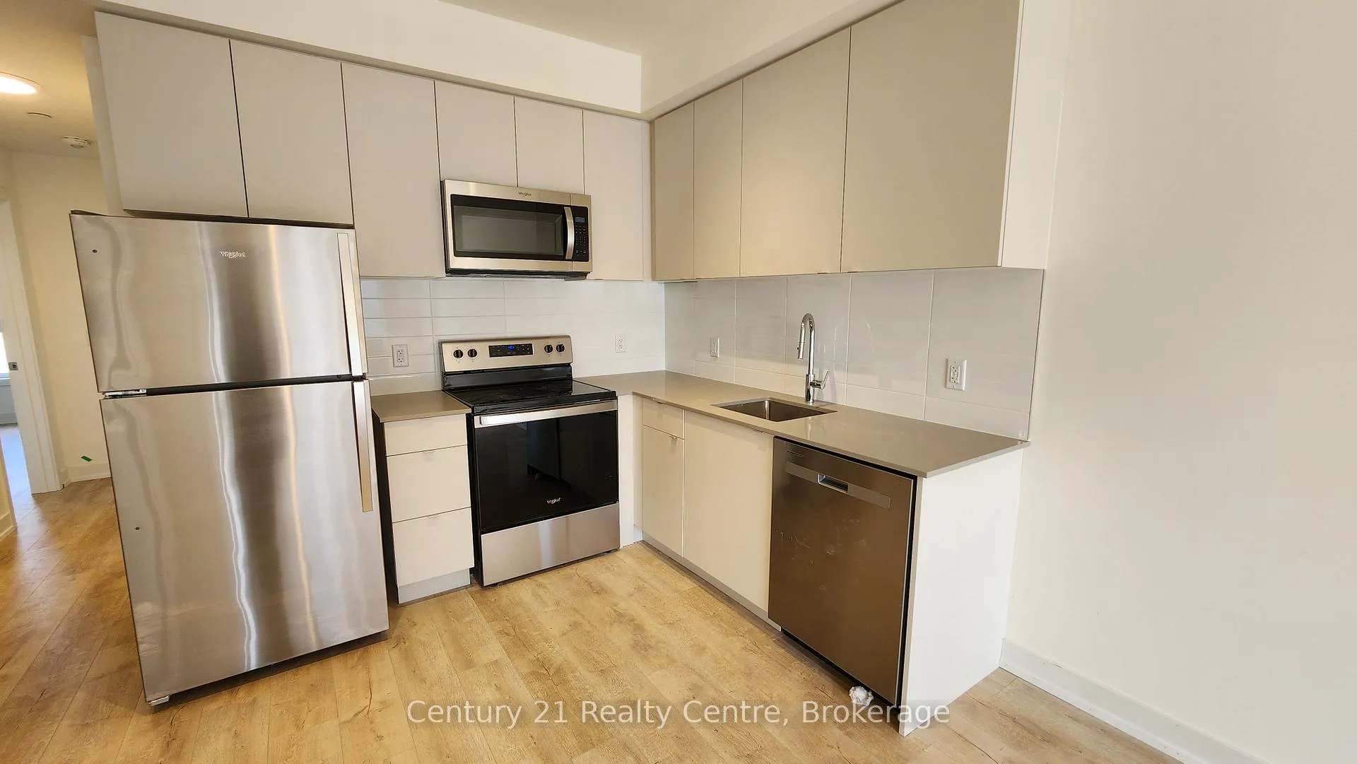 Photo 9 of Unit 208B, 16 Melbourne Avenue, St. Catharines, E. Chester — HOMEH
