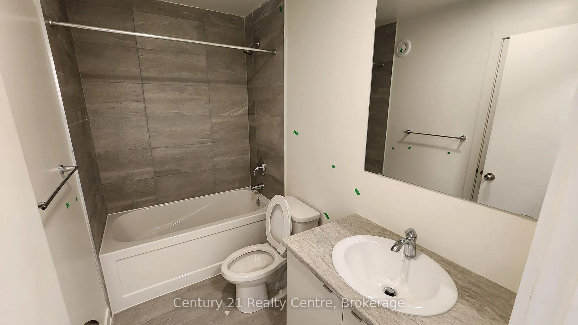 Photo 12 of Unit 208B, 16 Melbourne Avenue, St. Catharines, E. Chester — HOMEH