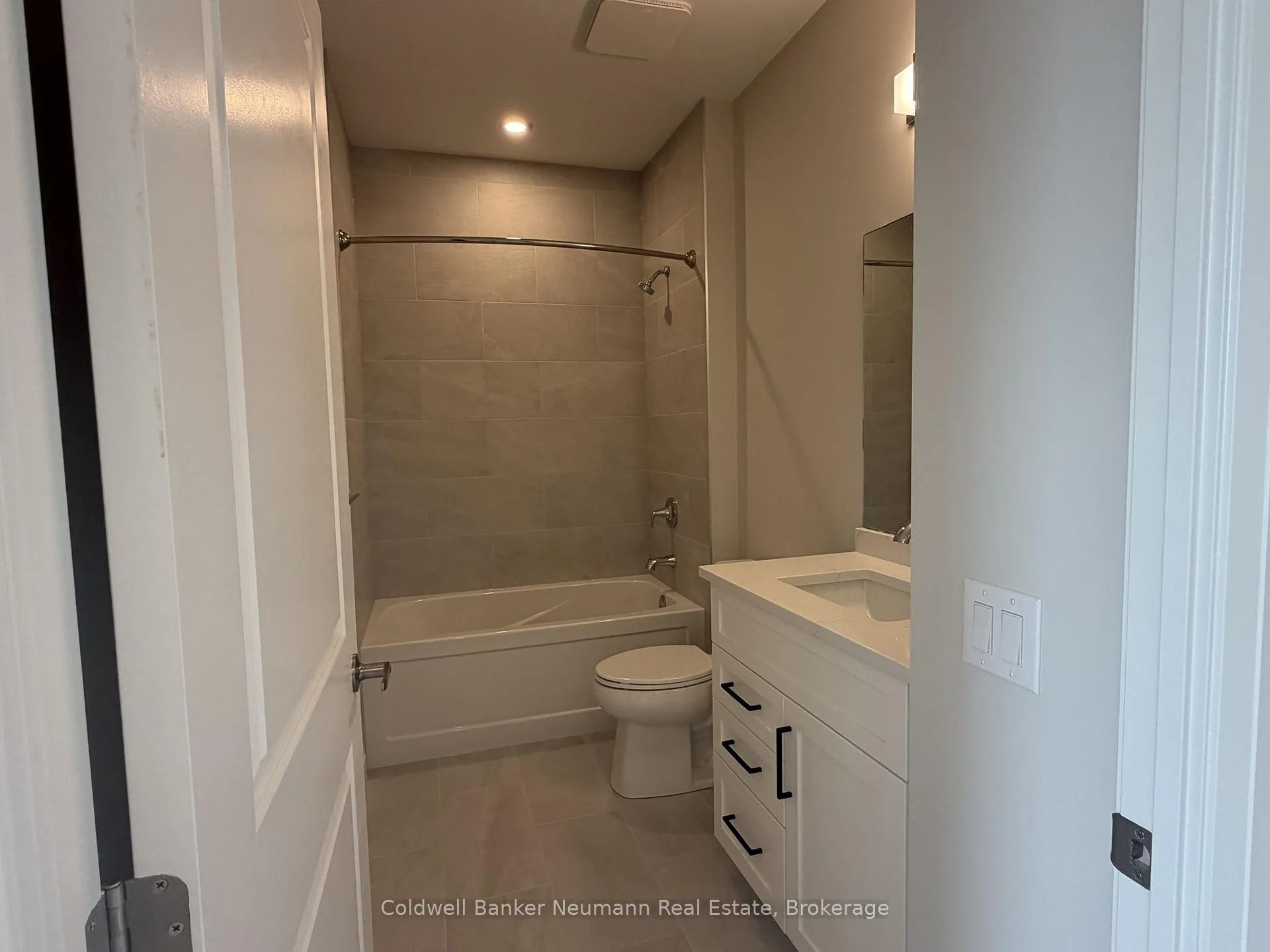 Photo 5 of Unit 403, 1882 Gordon Street, Guelph, Pineridge/Westminster Woods — HOMEH