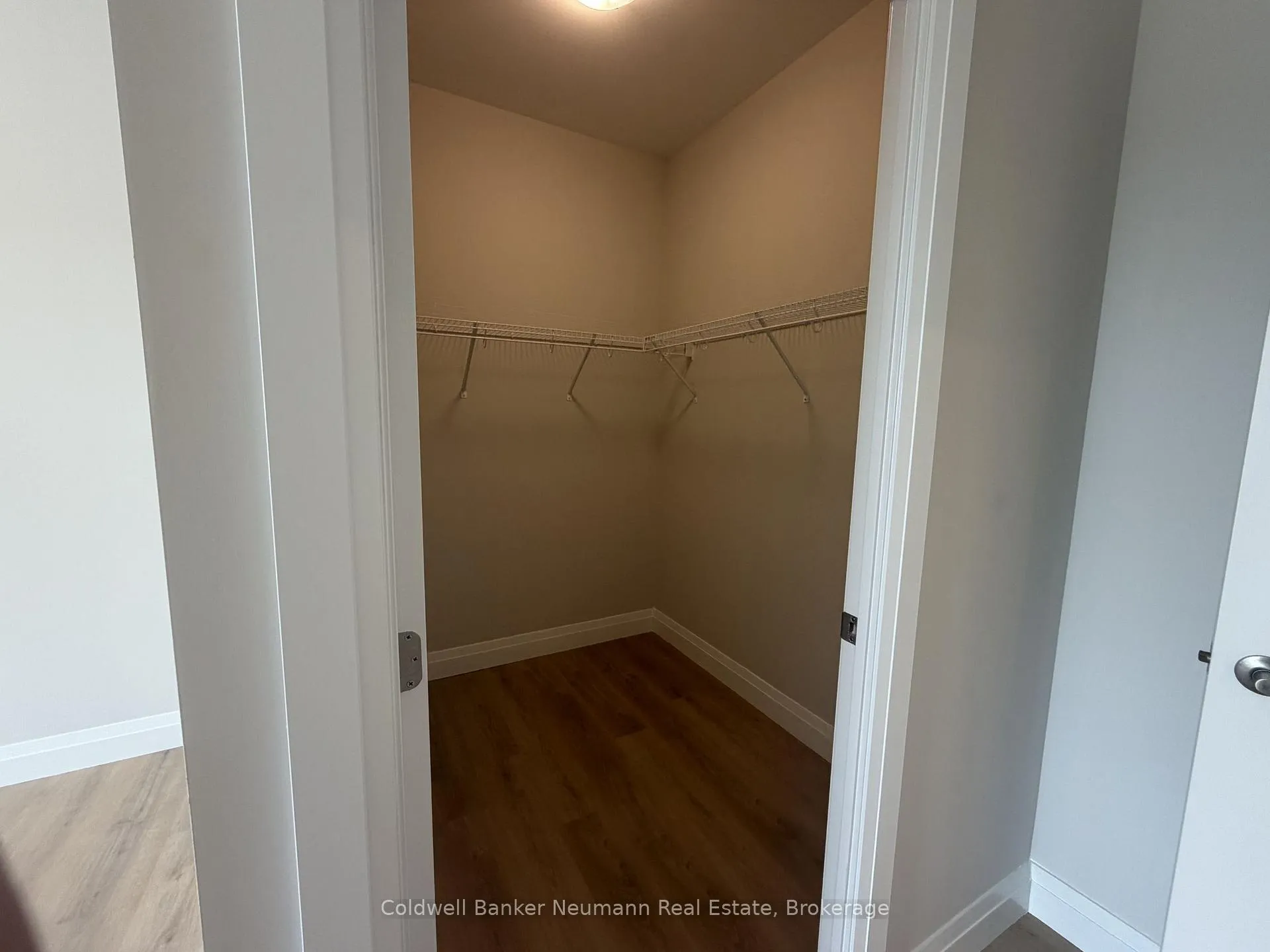 Photo 12 of Unit 403, 1882 Gordon Street, Guelph, Pineridge/Westminster Woods — HOMEH