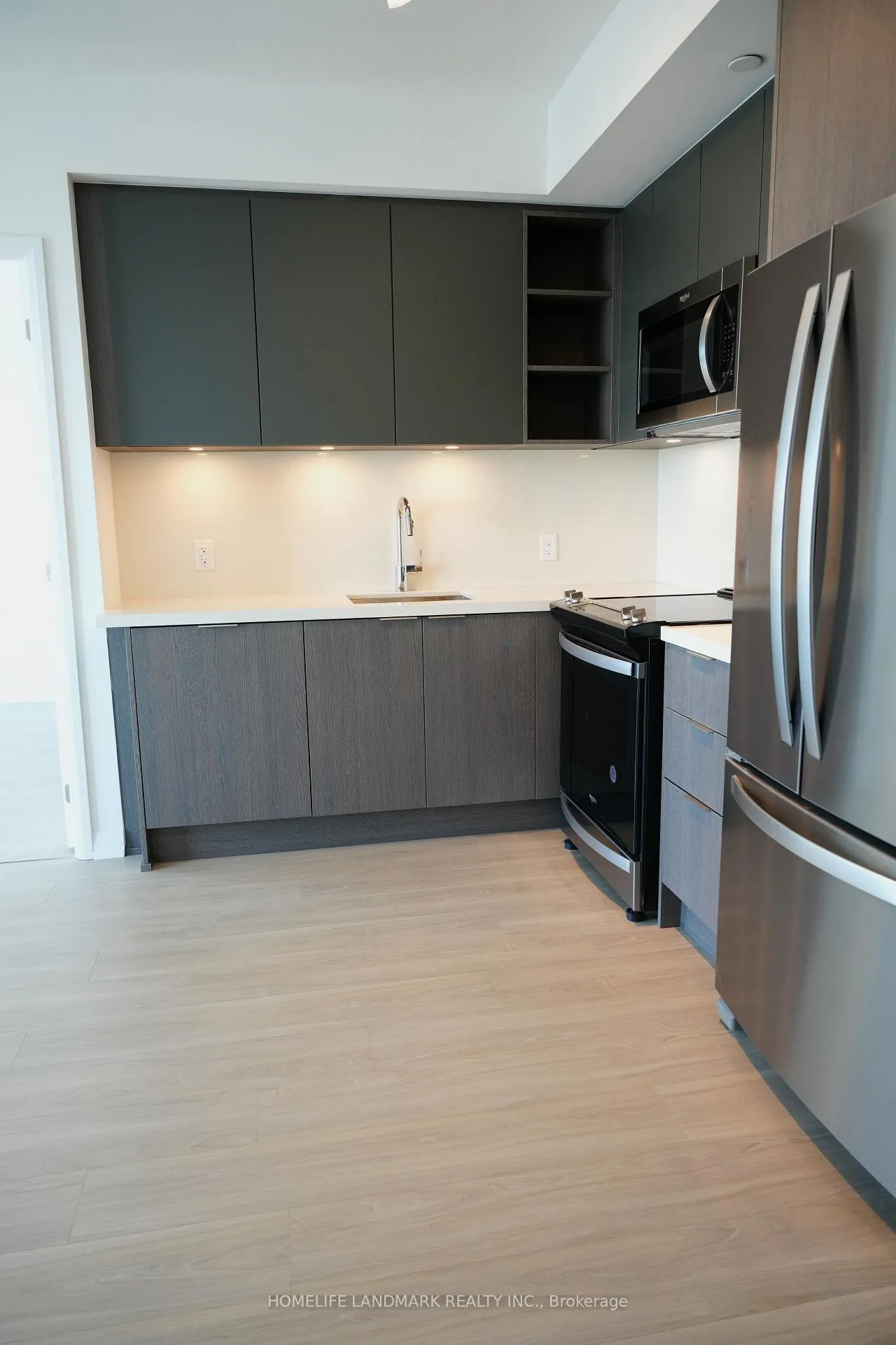 Photo 3 of Unit 1908, 25 Holly Street, Toronto, Mount Pleasant West — HOMEH