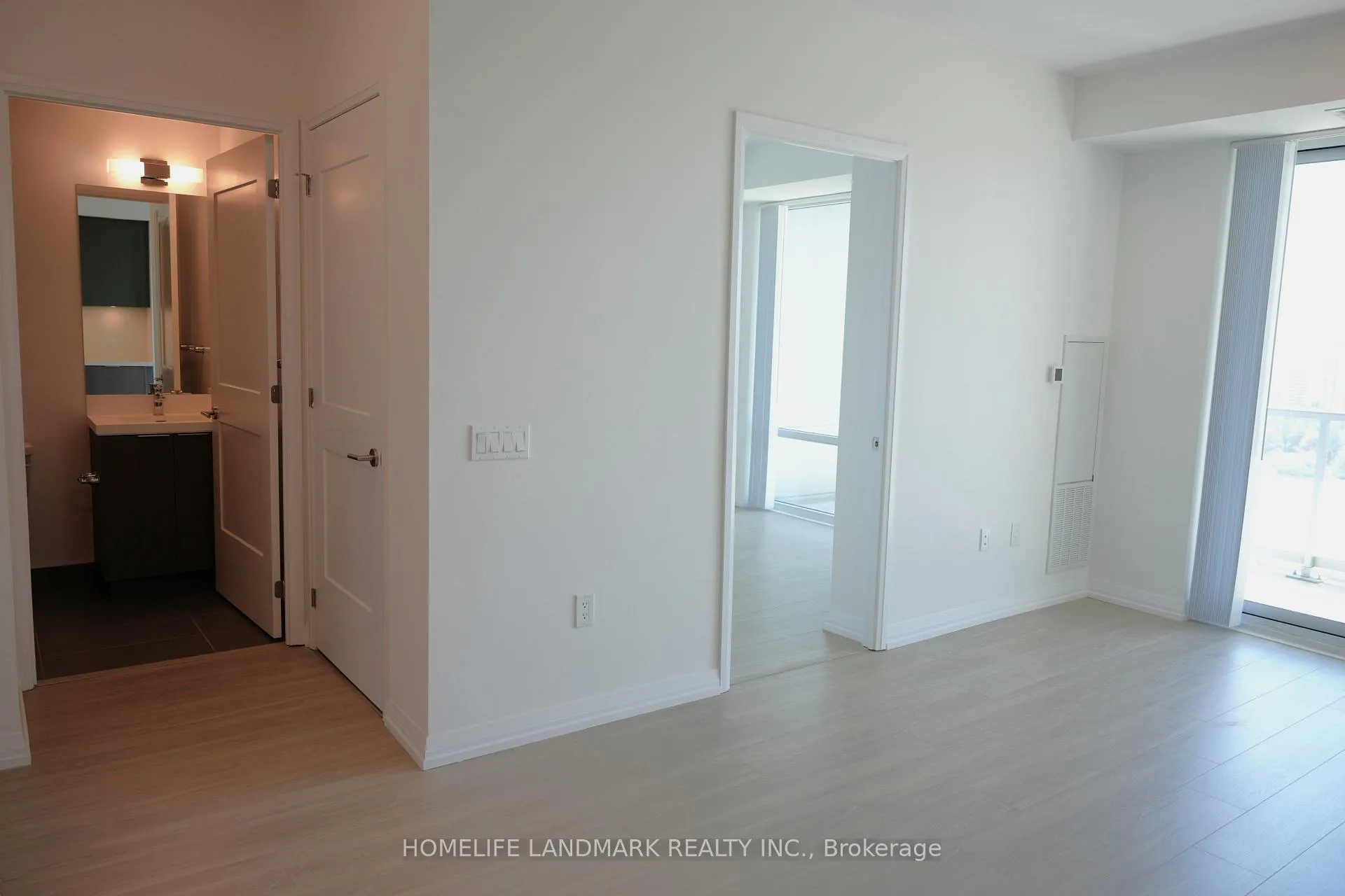 Photo 6 of Unit 1908, 25 Holly Street, Toronto, Mount Pleasant West — HOMEH