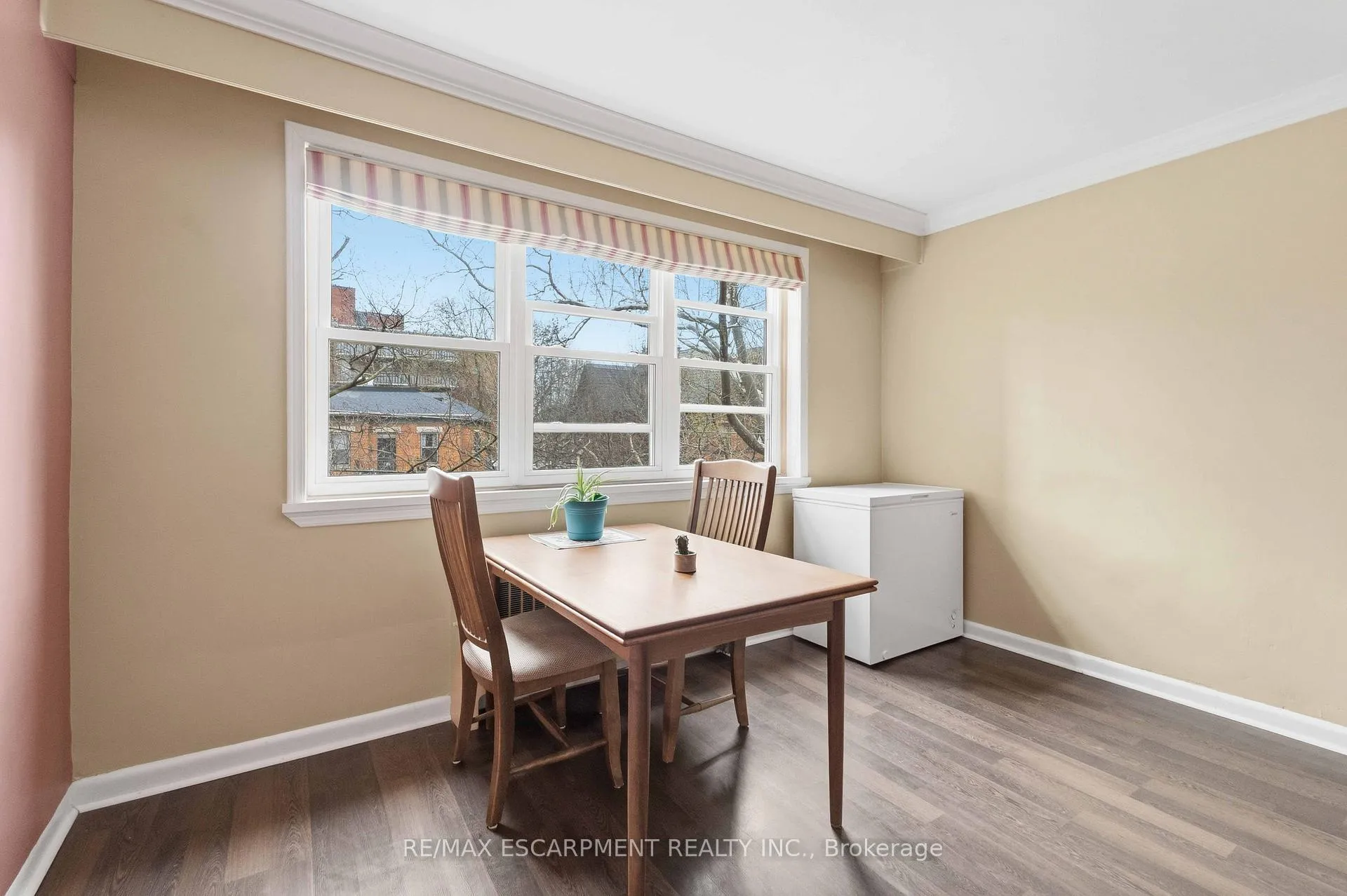 Photo 5 of Unit 23, 231 MacNab Street S, Hamilton, Durand — HOMEH