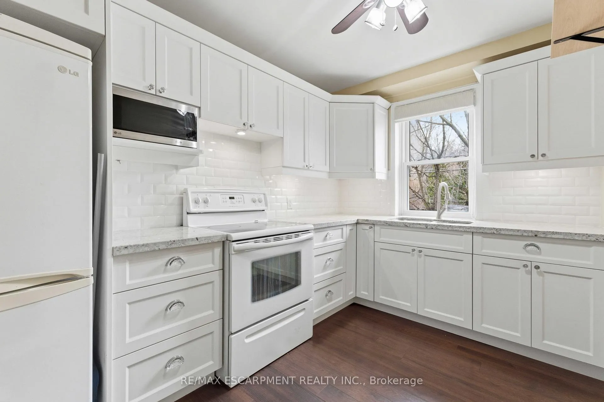 Photo 8 of Unit 23, 231 MacNab Street S, Hamilton, Durand — HOMEH