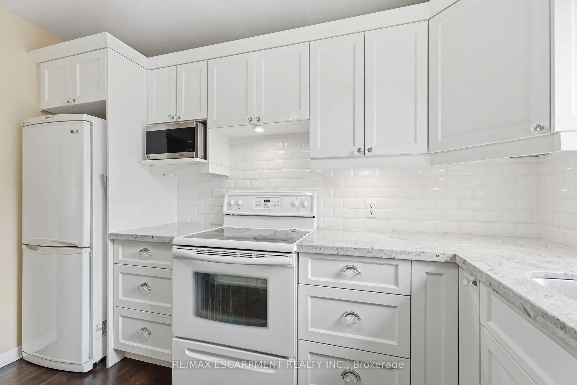 Photo 9 of Unit 23, 231 MacNab Street S, Hamilton, Durand — HOMEH